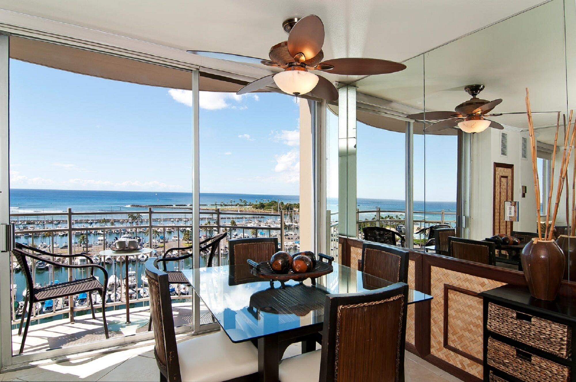 Absolutely Oceanfront - Free Parking - Full Kitchen- full disability access.