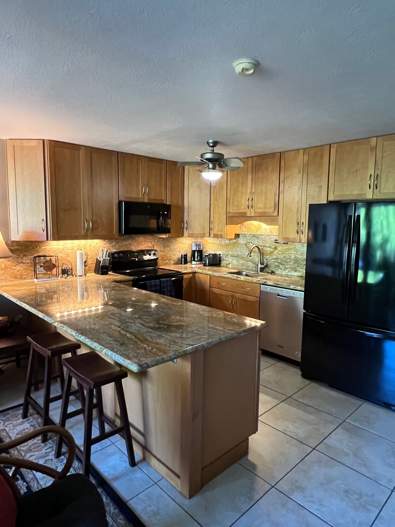 Kamaole Beach Condo SALE 175 May 9-14, 22-27 SUMMER 180