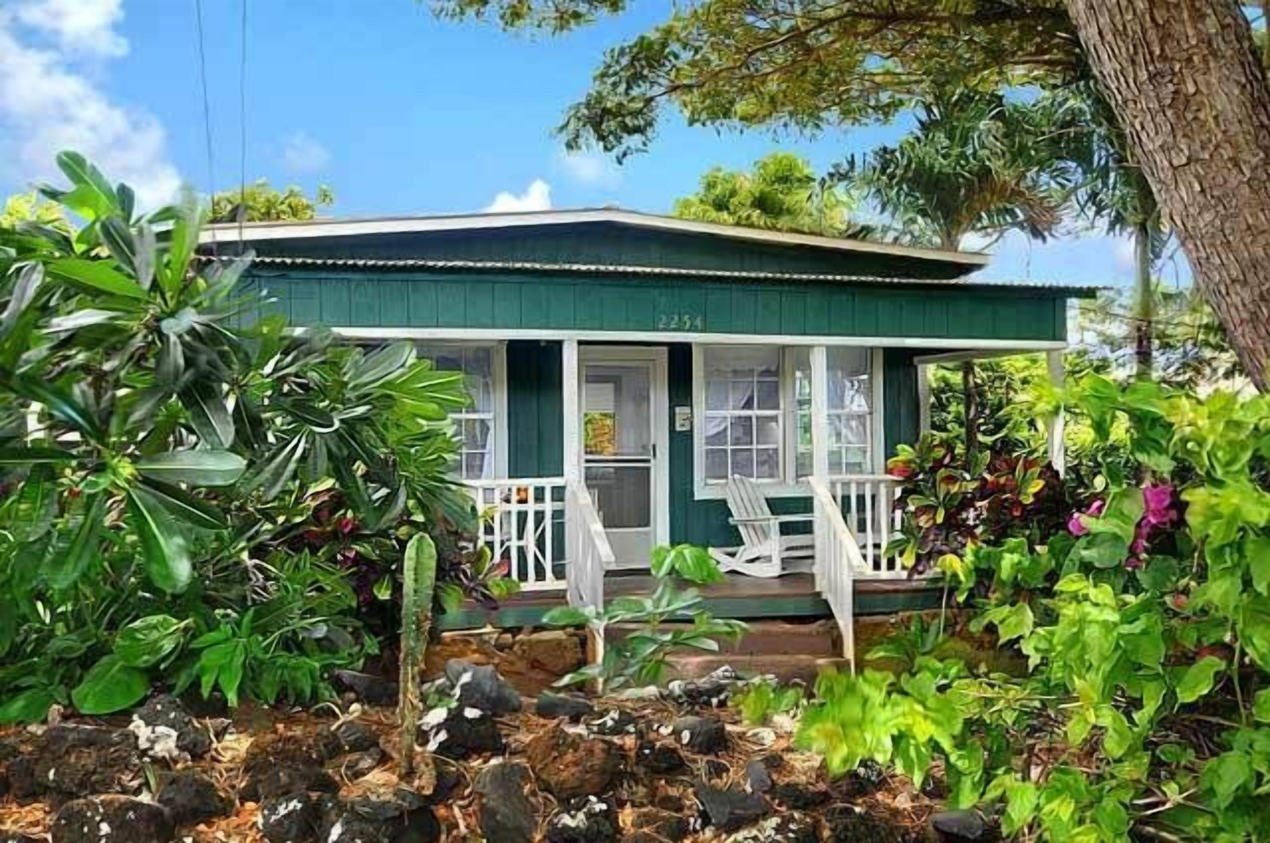 Simple yet comfortable cottage is just a very short block from the ocean.