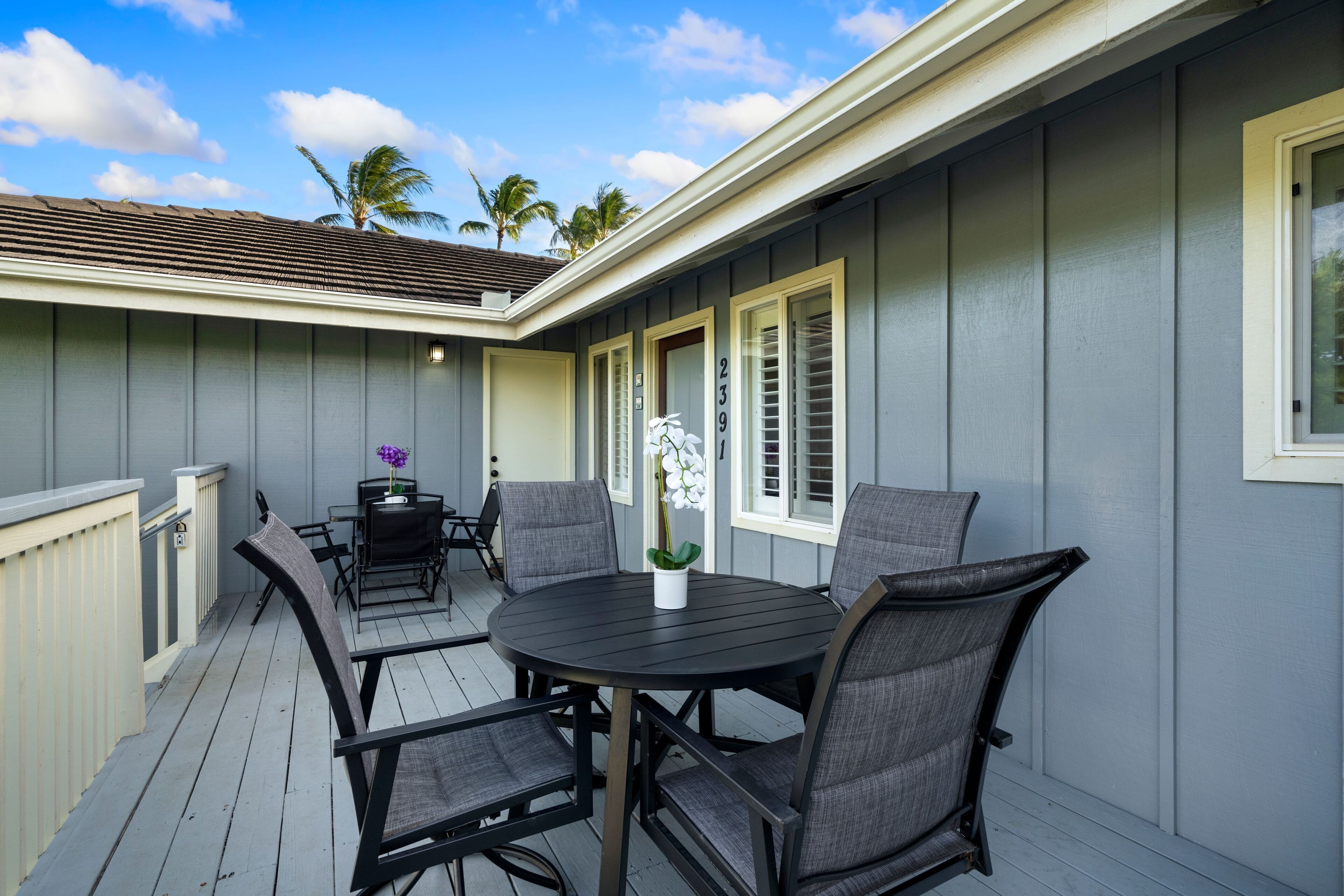 Hale Loke Cottage, 2 Masters, A/C, Use Of Resort Pool & Spa. Steps To Beaches