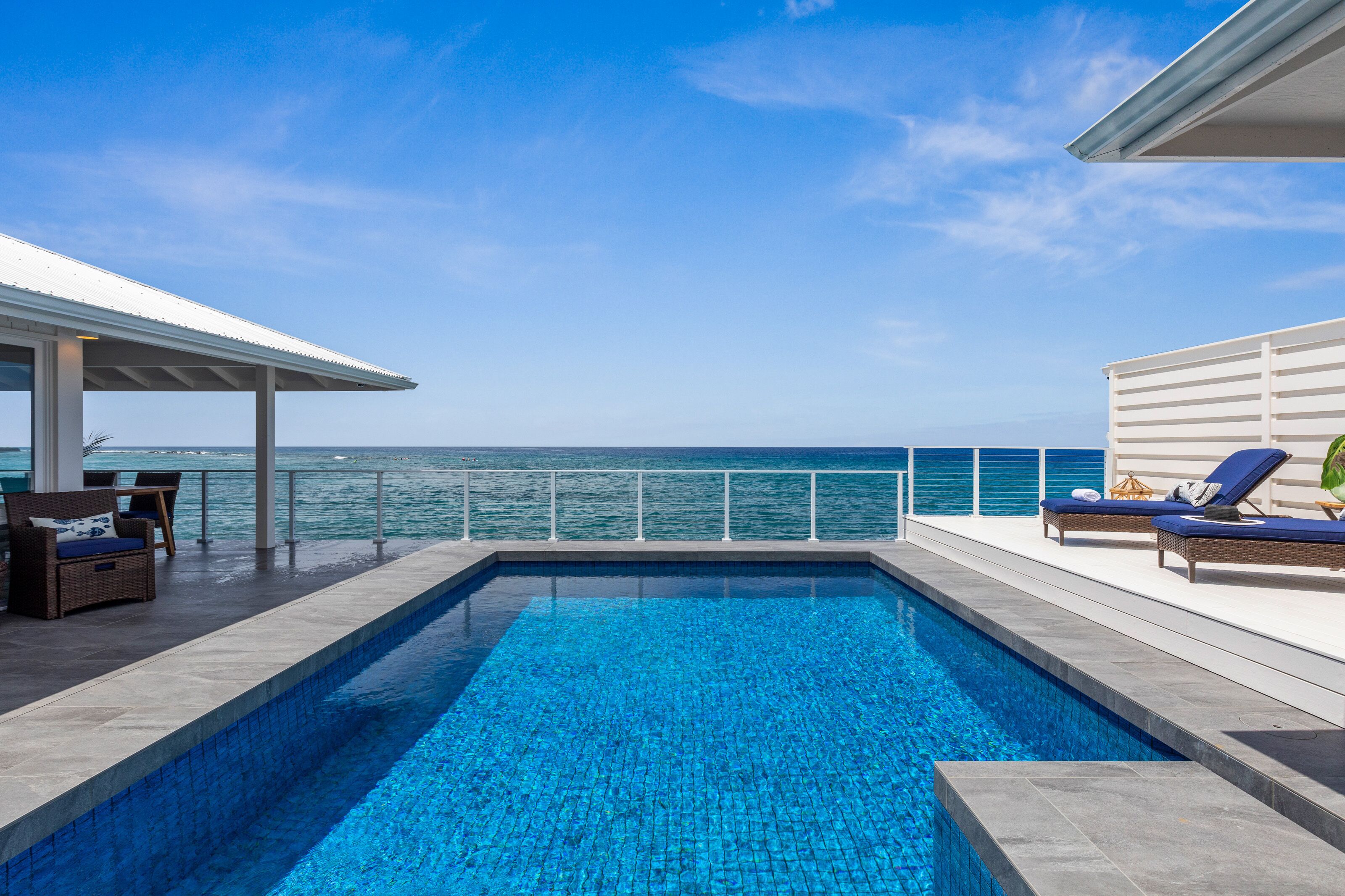 Turtle Rock - Ocean Front Cottage with pool