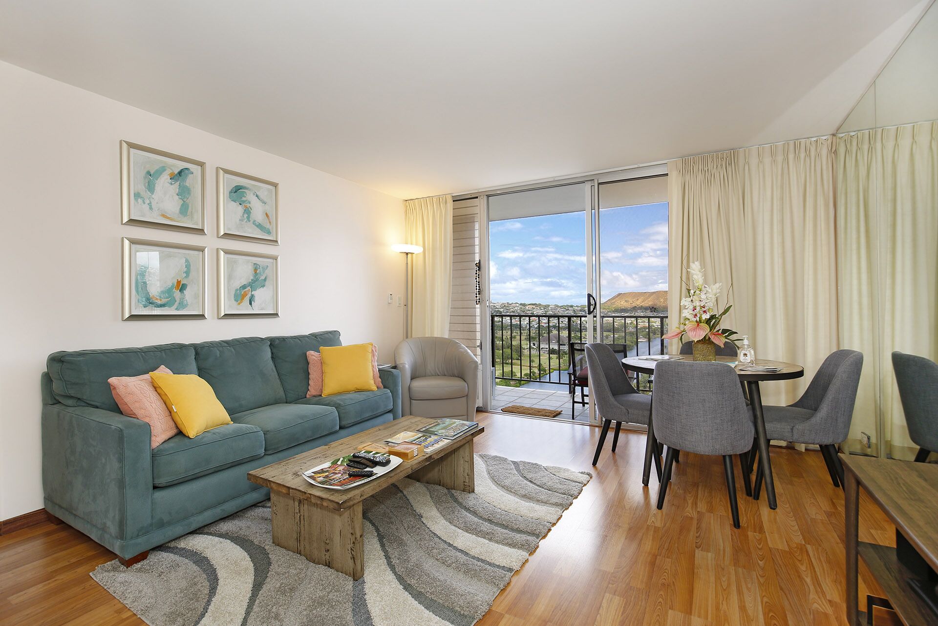 Great for Families! Partial Ocean/Canal/Diamond Head Views! Pool, Wi-Fi, Prkg