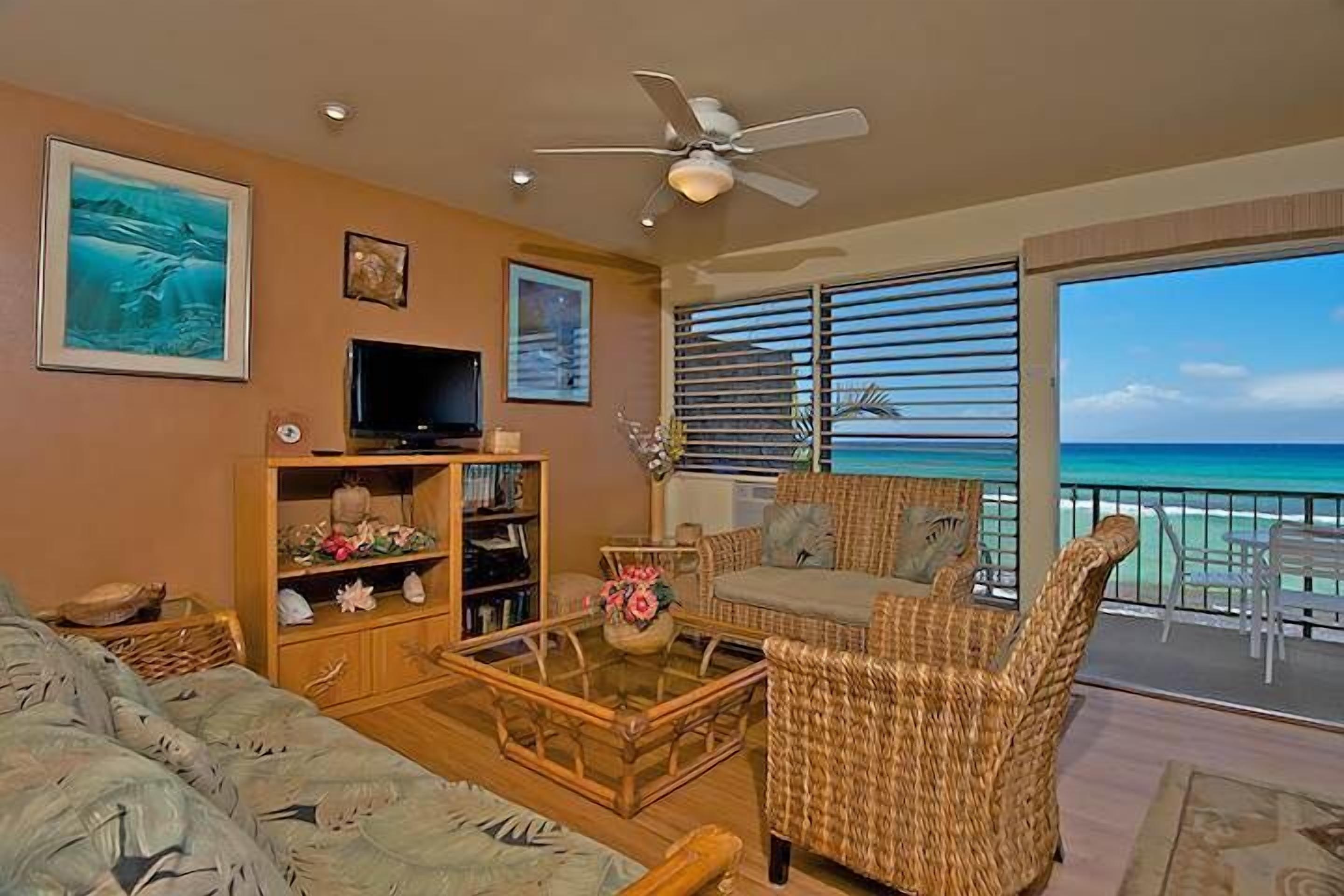 Watch Sea Turtles from this Ocean Front Lanai. Affordable in Paradise!