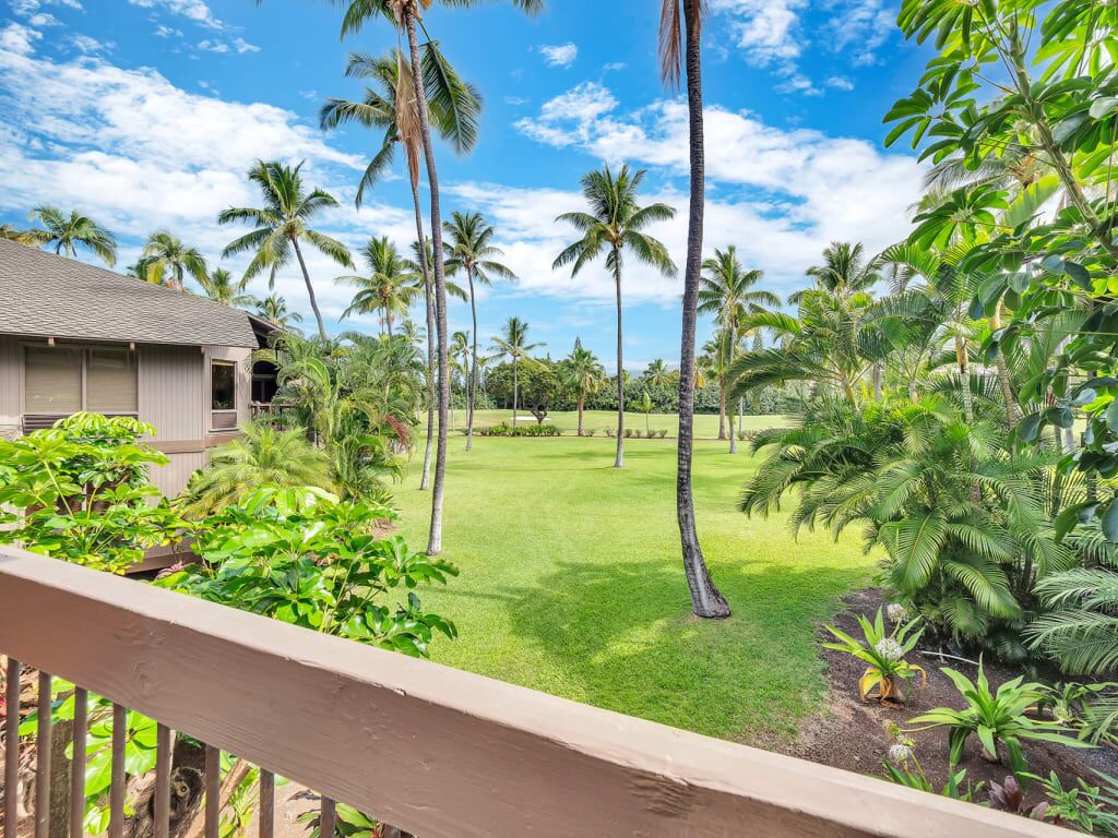 Lush View in Sunny Kona-Keauhou! Kitchen Ease, Lanai, Laundry, WiFi, TV Kanaloa 1204