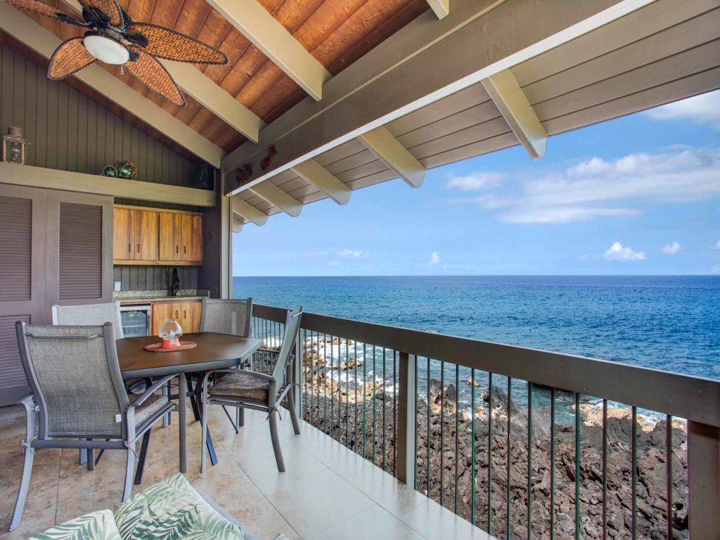 Pacific Edge Bliss+Island Style! Luxe Kitchen+Bath, Lanai, WiFi Laundry, TV Kanaloa 1704