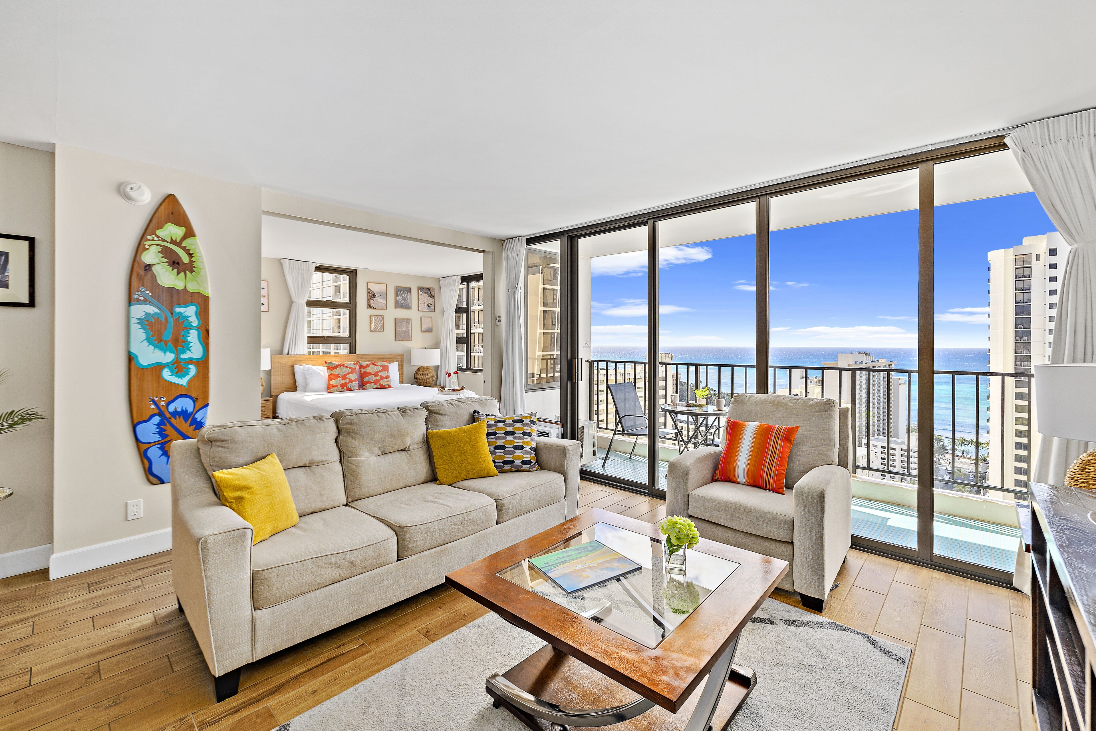 Waikiki Banyan 1BR w/ Great Ocean Views, Steps to Beach & Parking!