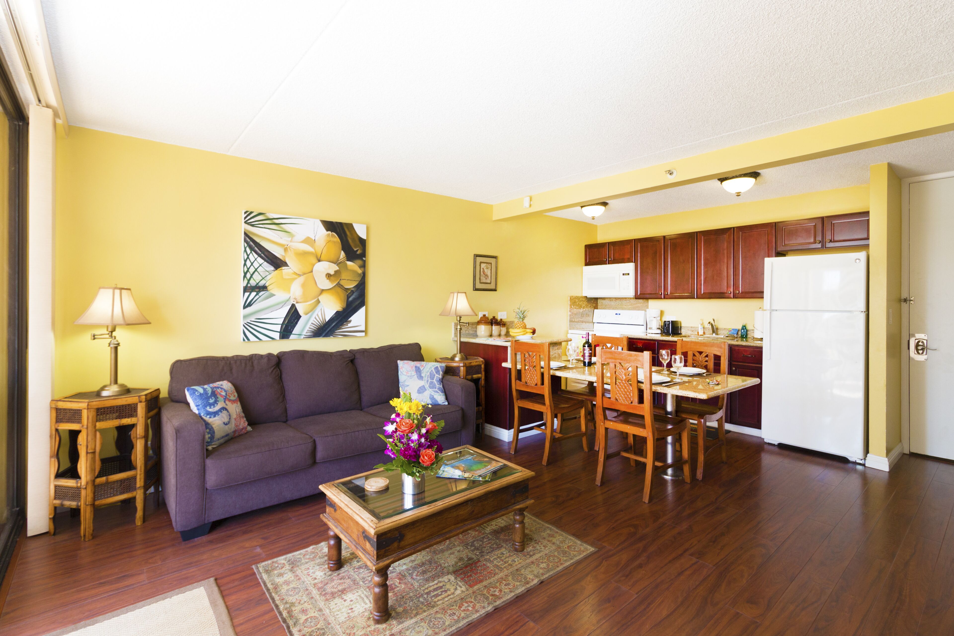 Waikiki Sunset Mountain View Near Beach + Parking