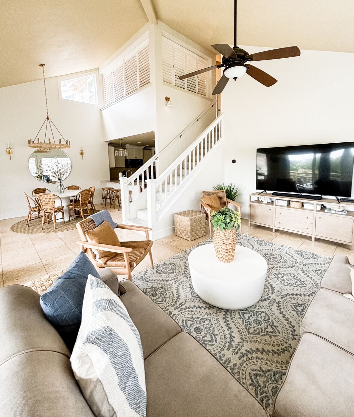 3BR/3BA Villa: Central A/C! Short Walk To Beach!