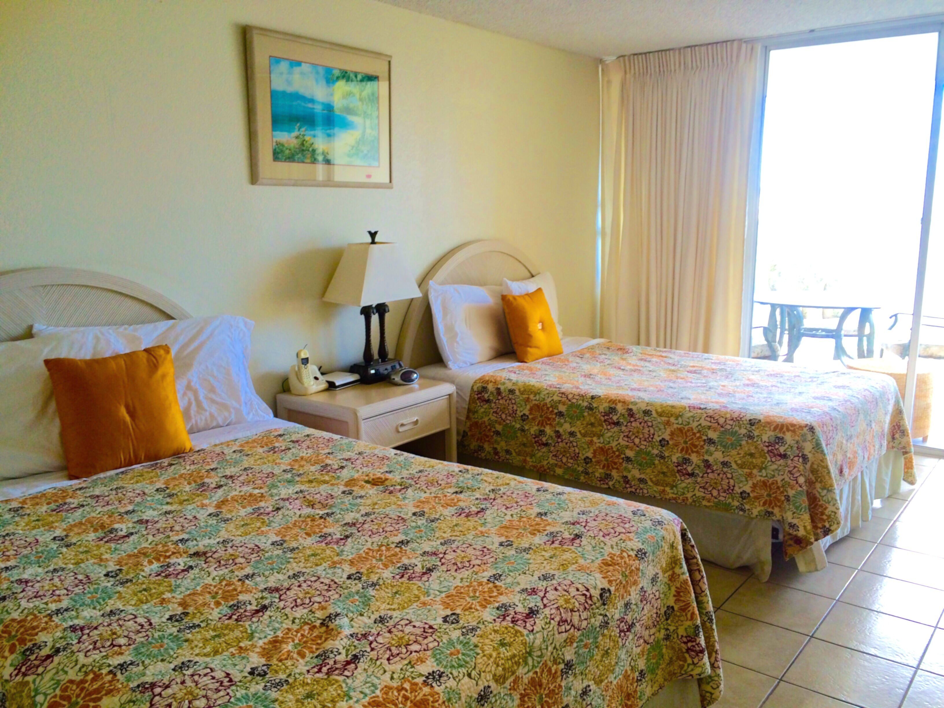 Partial Ocean And Panoramic Mountain View Studio  In Heart Of Waikiki Free Wi-Fi