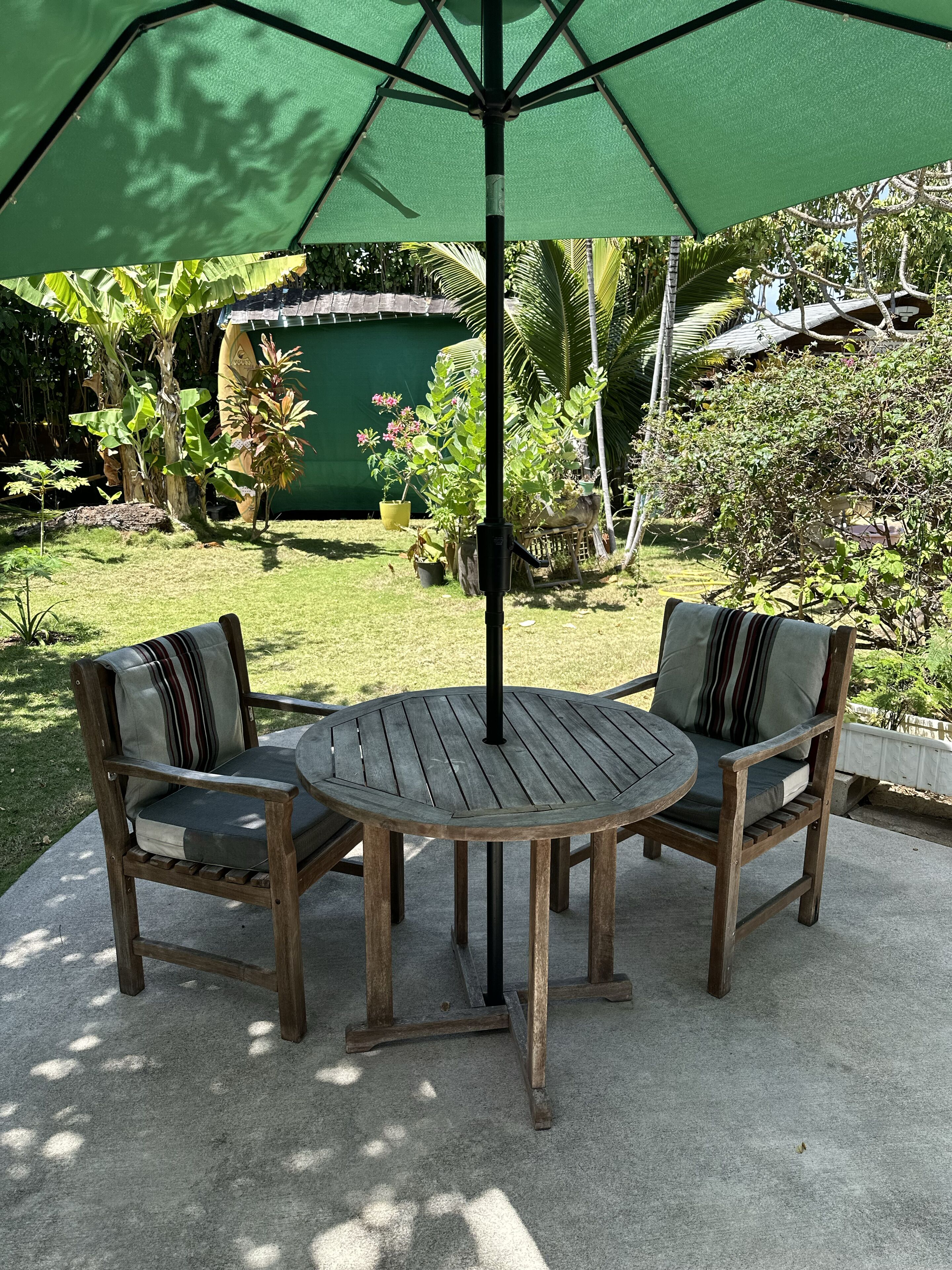 Newly Renovated Lanikai, steps to Ocean A/C, kayak, Detached Private cottage