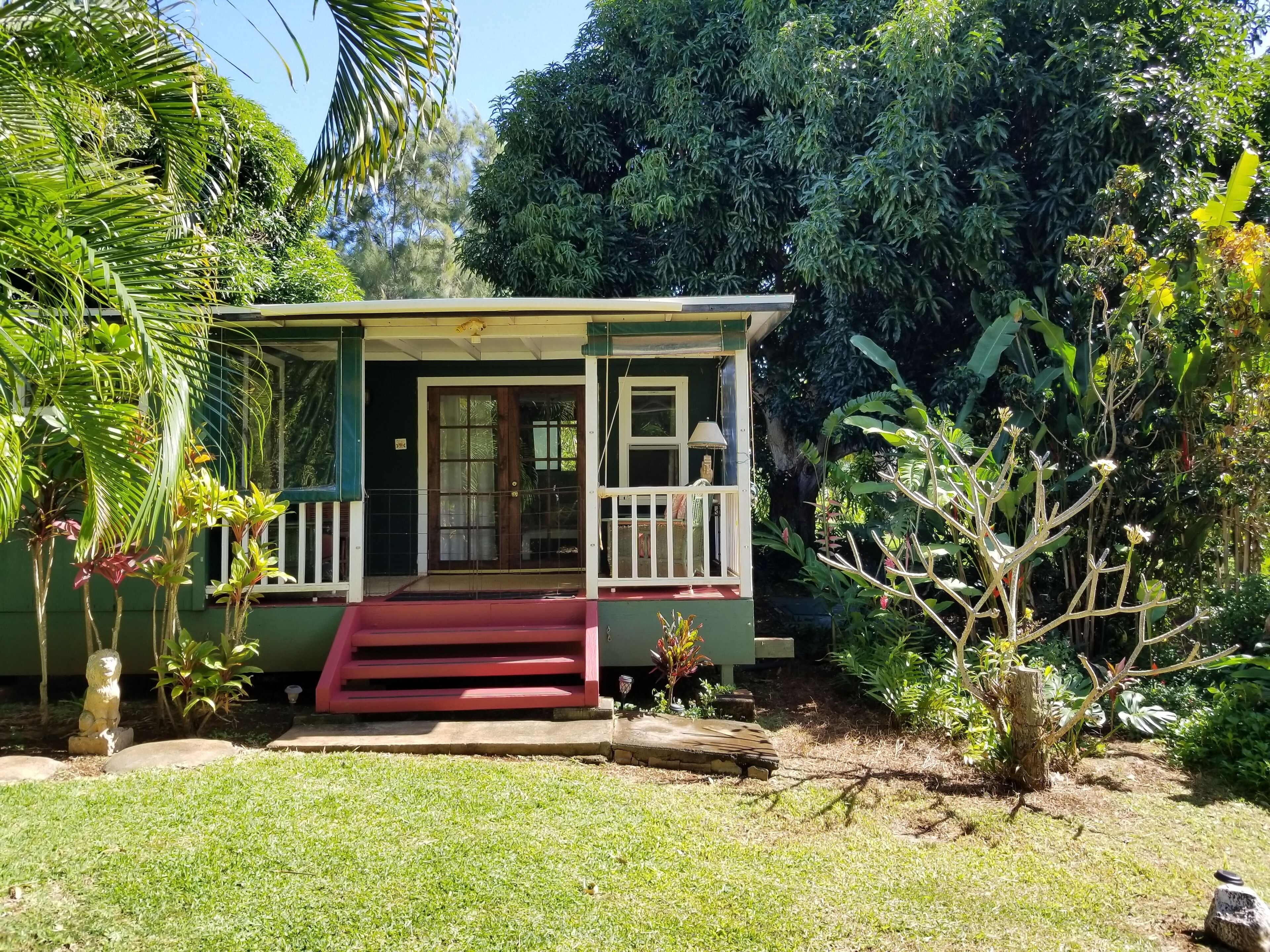 Charming Anahola Studio Cabin ~ Short Walk to Beach