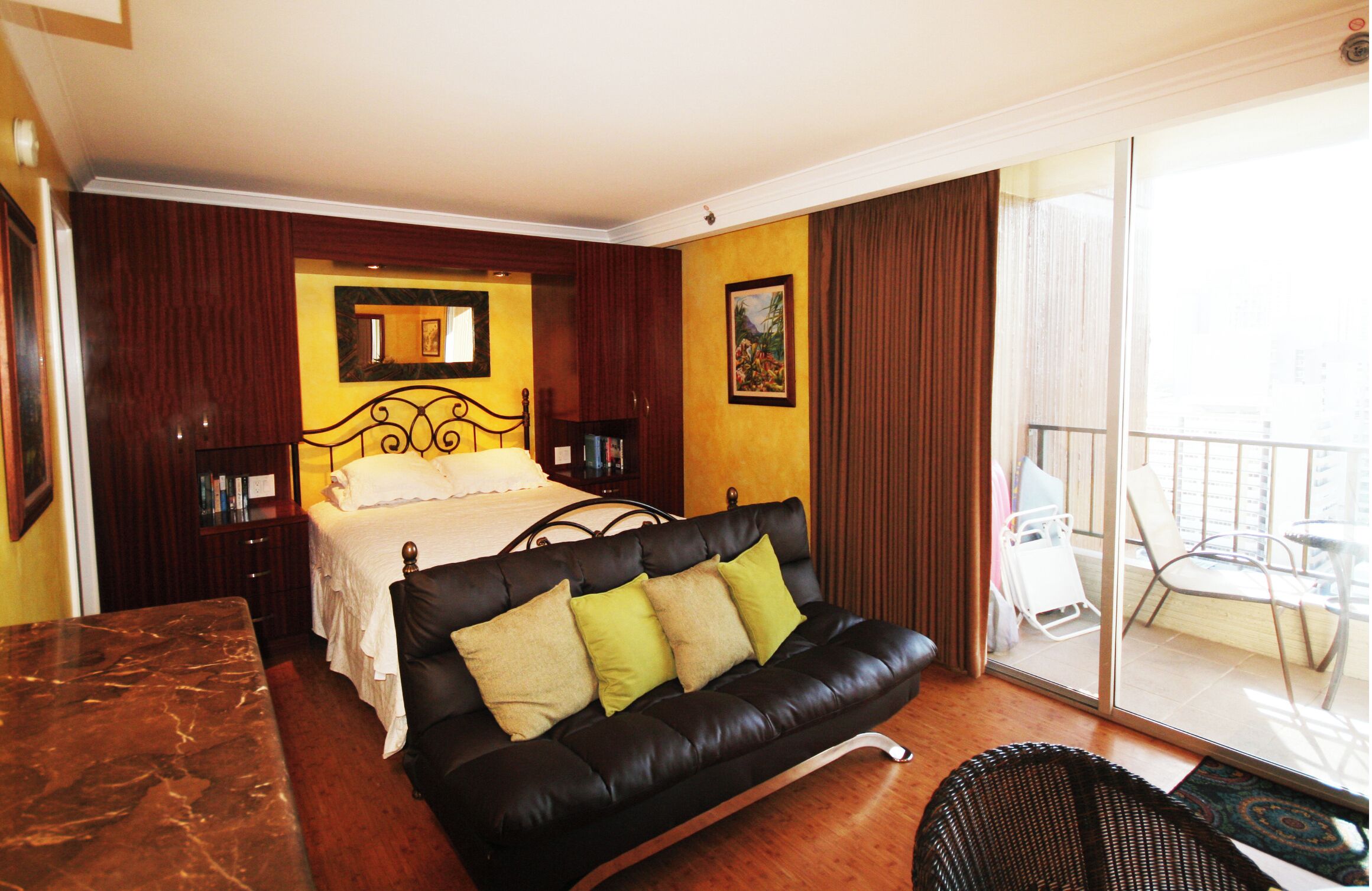 Royal Garden at Waikiki - Premium Studio Condo