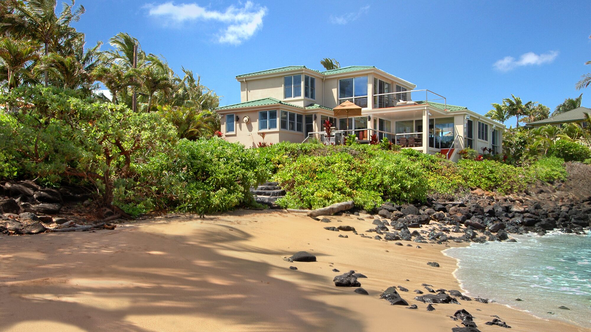 Sandy Beach House - Oceanfront with Private Pool & Sandy Beach