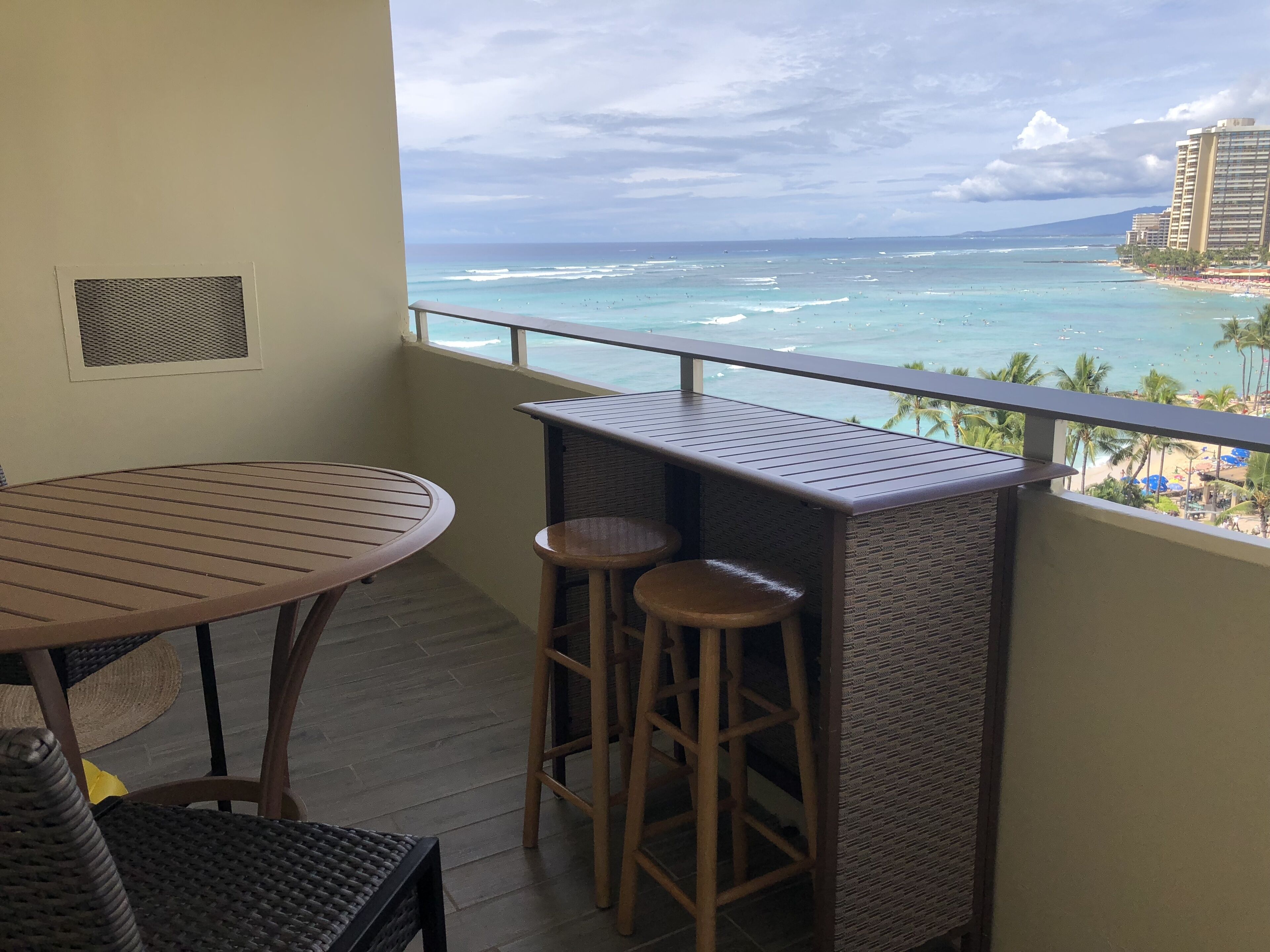 Waikiki Spacious One Bedroom Ocean View