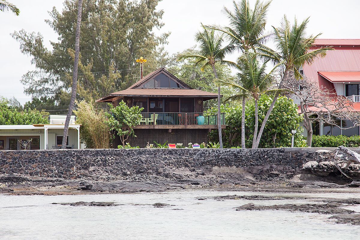 Hawaii Oceanfront 1-bedroom Cottage