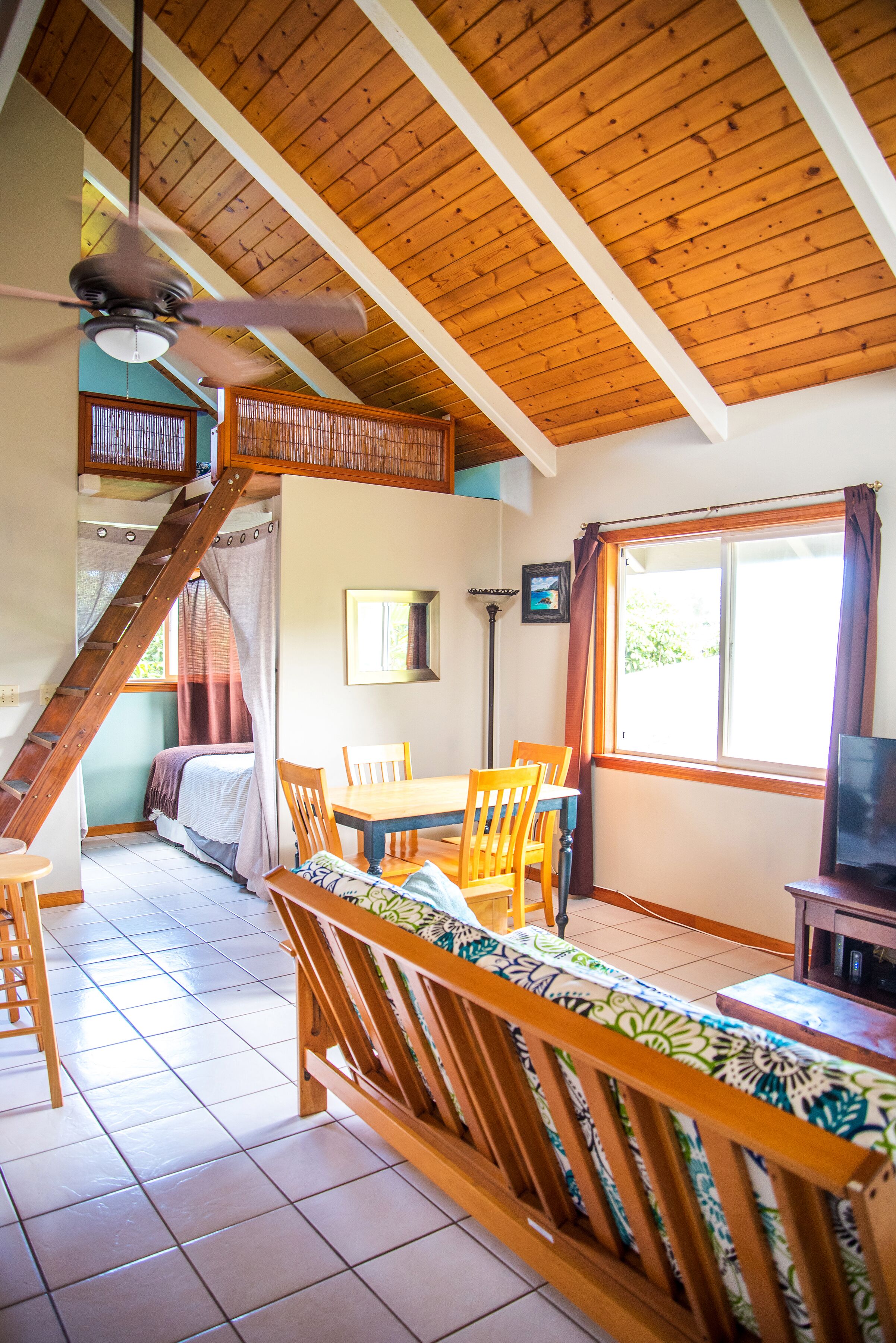 Bright, clean, airy Rocky Point Beach 1 bedroom loft. Steps to beach & bike path