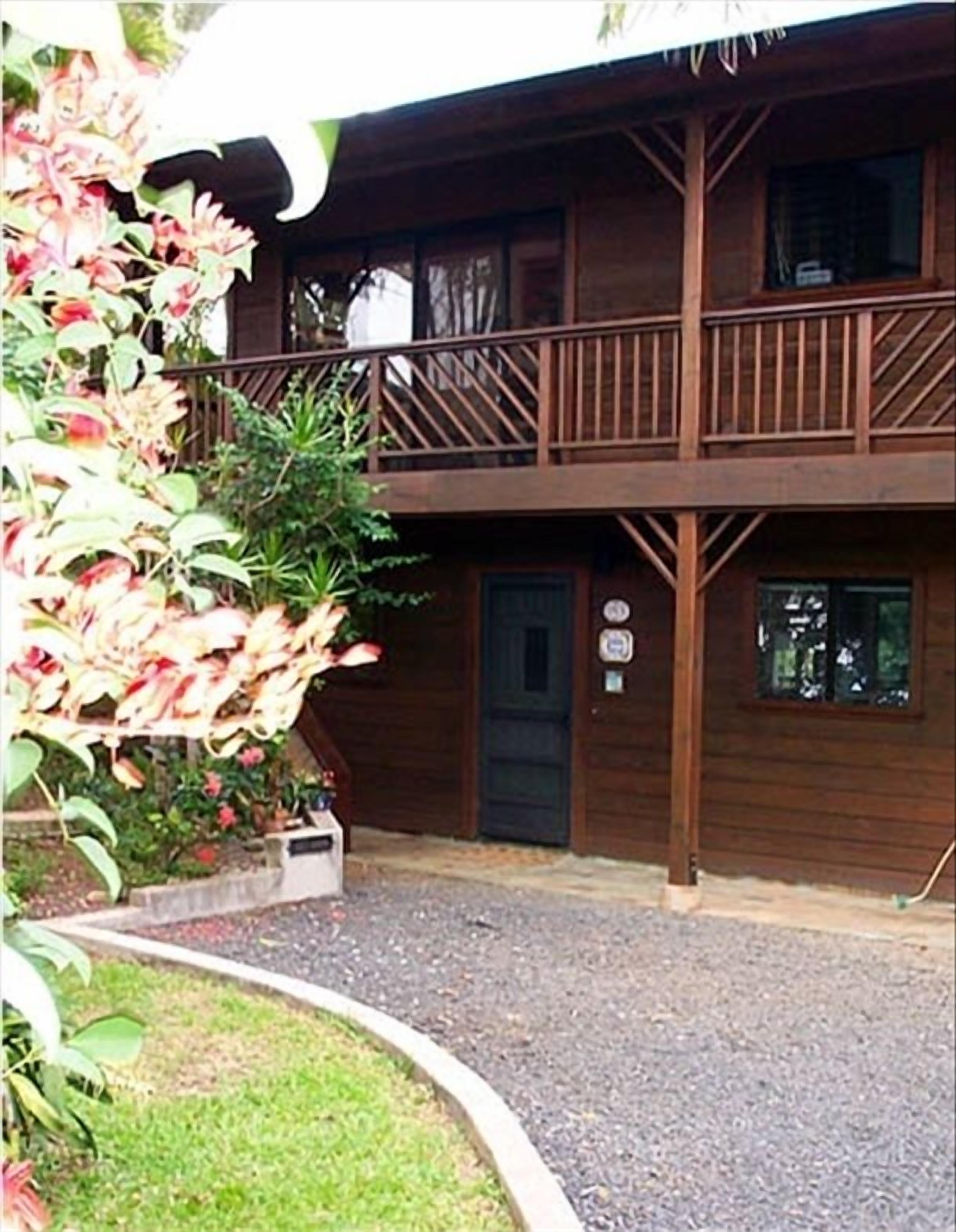 Wailua Hideaway - One Bedroom Stream-Side Apartment