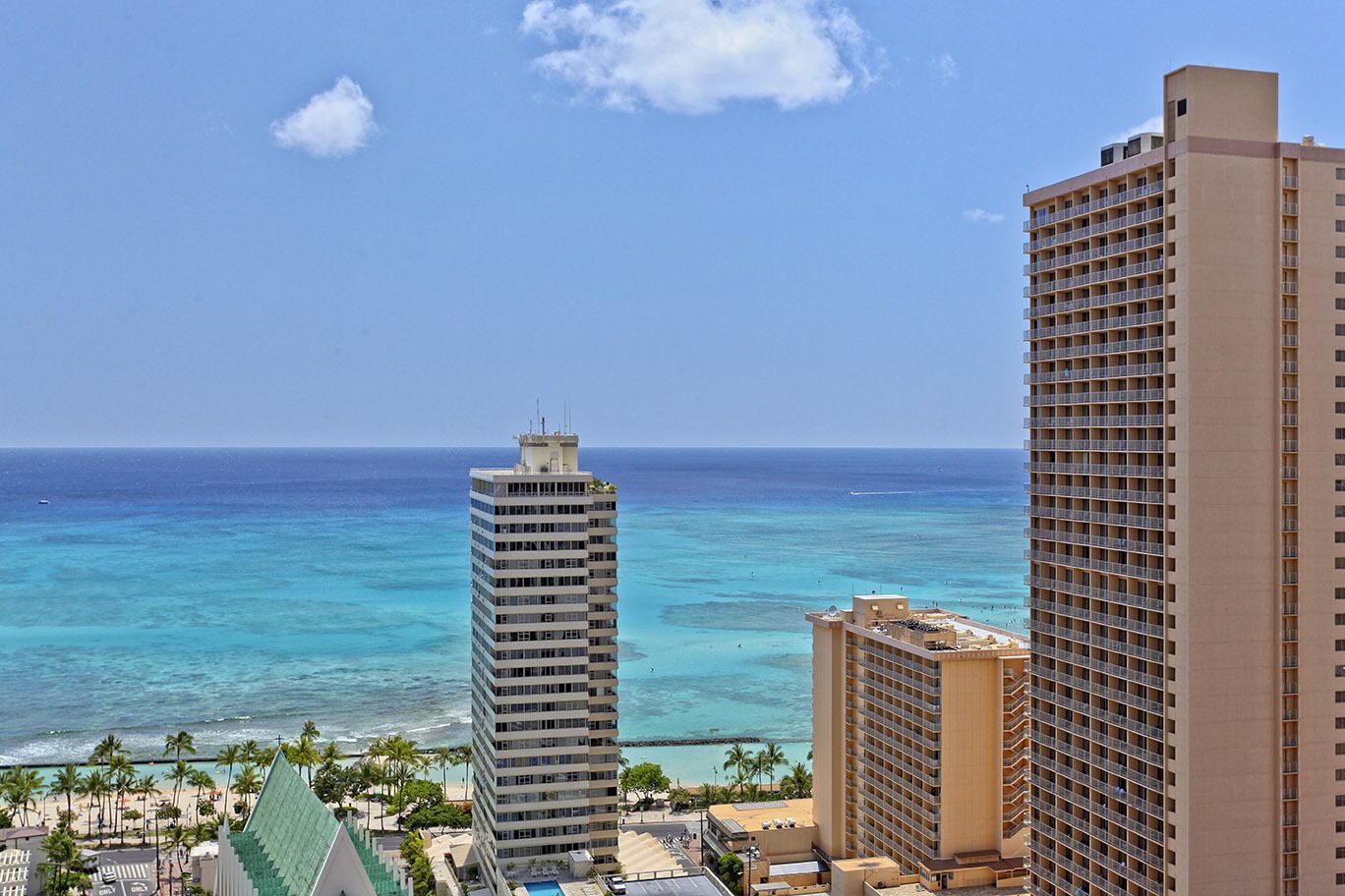 Waikiki Banyan OCEAN VIEW Plumeria Suite - lots of amenities, free parking, Waikiki Beach