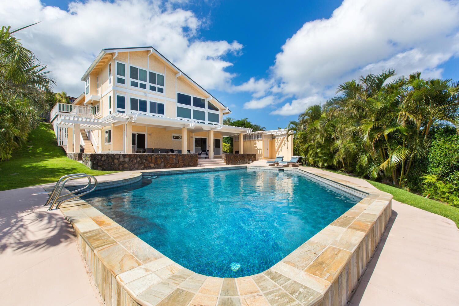 Mahina Kai: Large Tropical Modern Home with Pool, Ocean & Koko Head Views & A/C