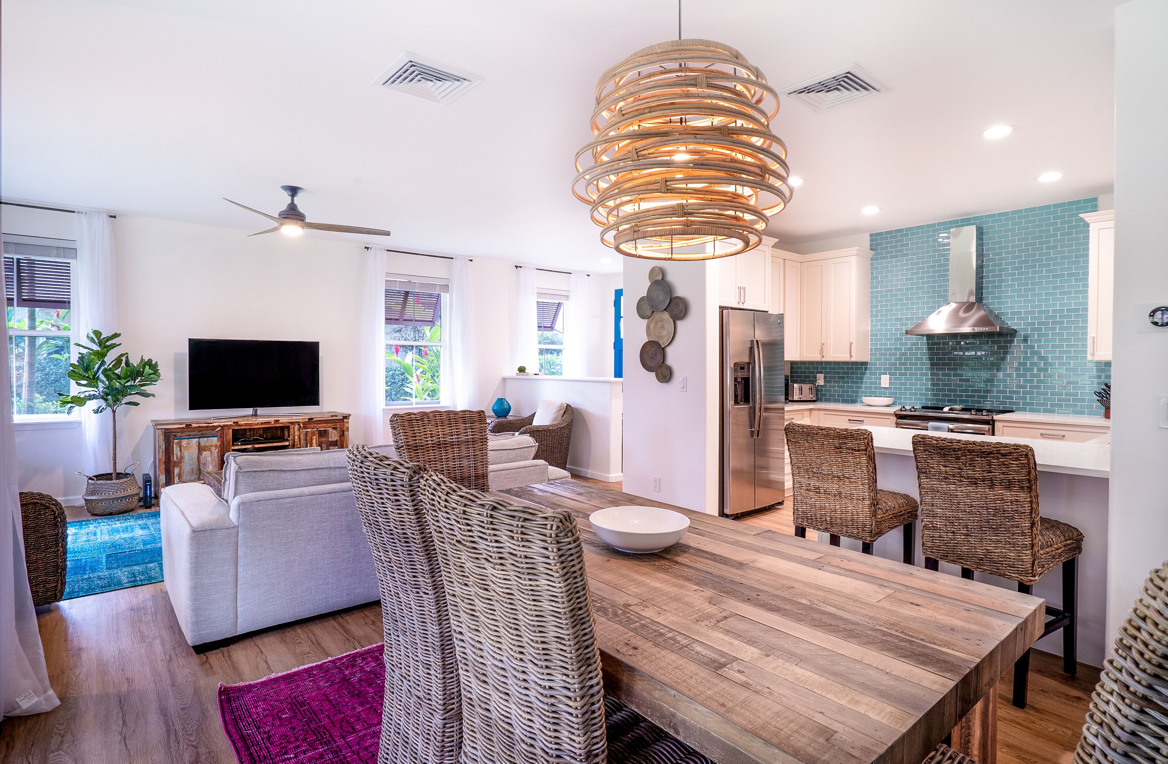 Tropical style Luxury Townhome, newly renovated - Paradise!