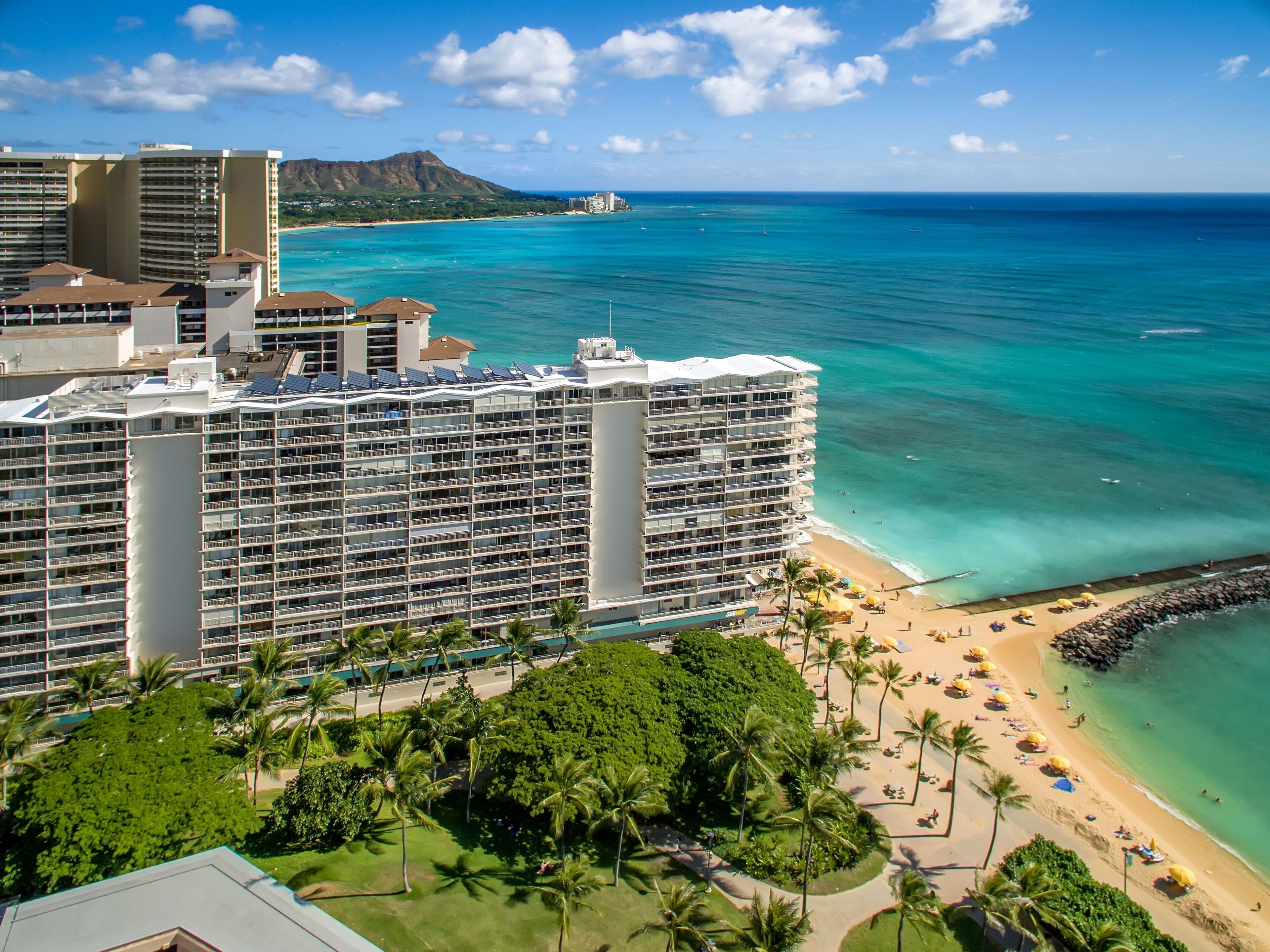 Luxury Waikiki beachfront for 2. Waikiki Shore!