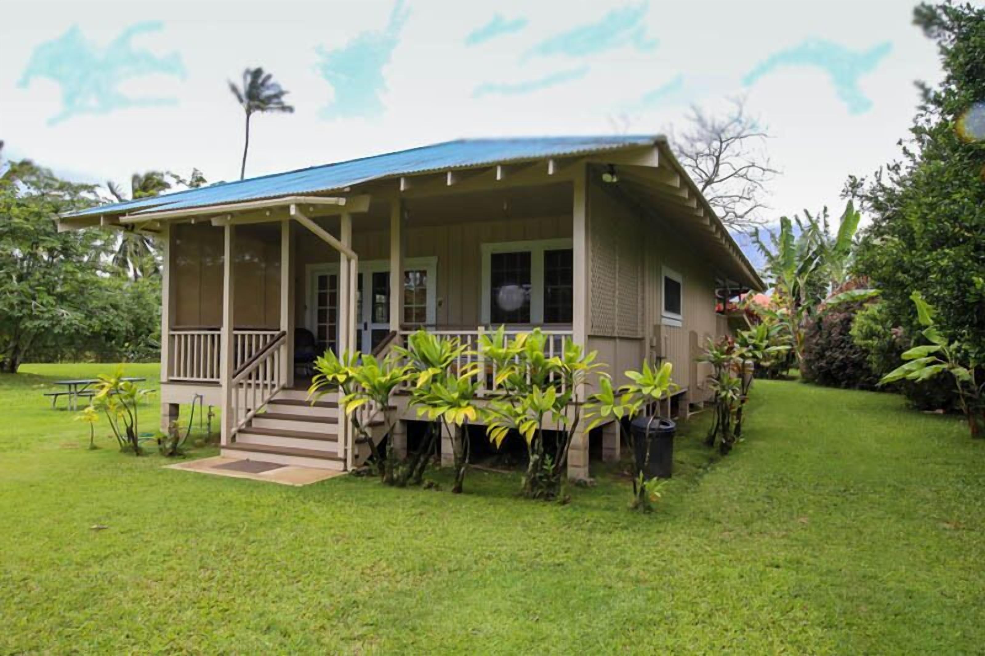 Plantation Cottage - very private 1br/1ba cottage near the beach in Hanalei