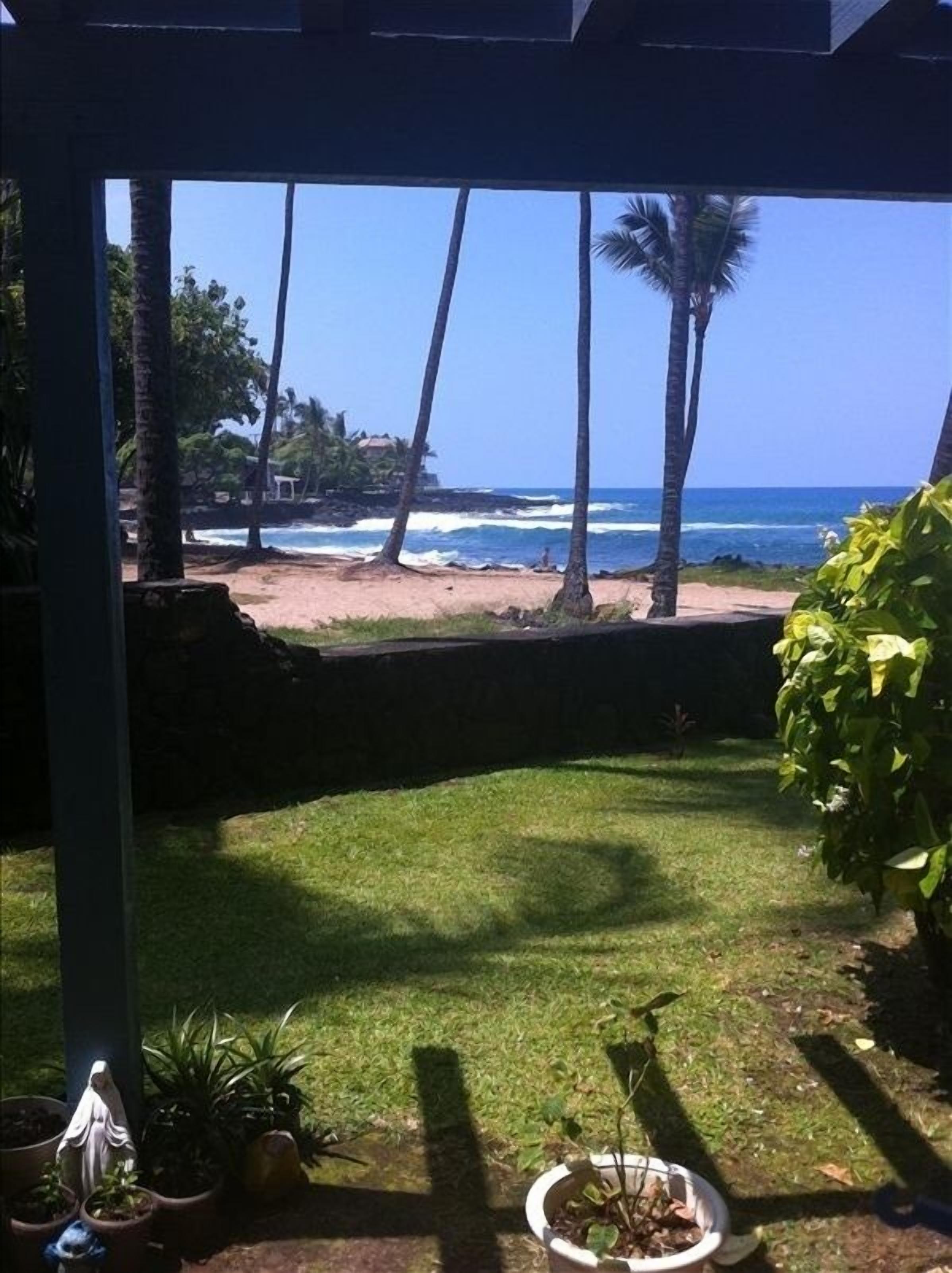 Kona Reef direct Honl Beach access unit. Oceanview