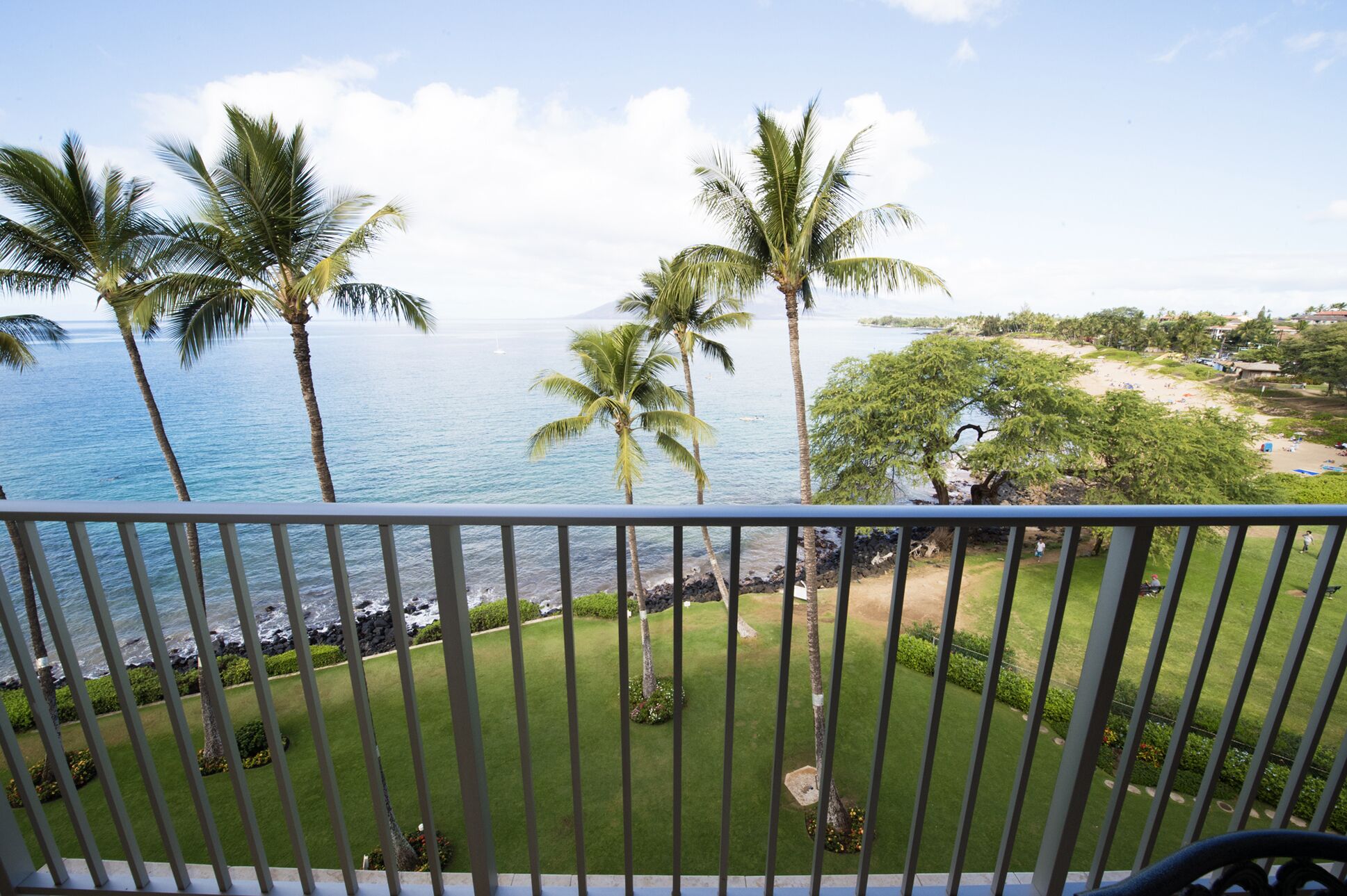 Spectacular! Full A/C Penthouse Level Ocean Front 1 Bedroom - # 608