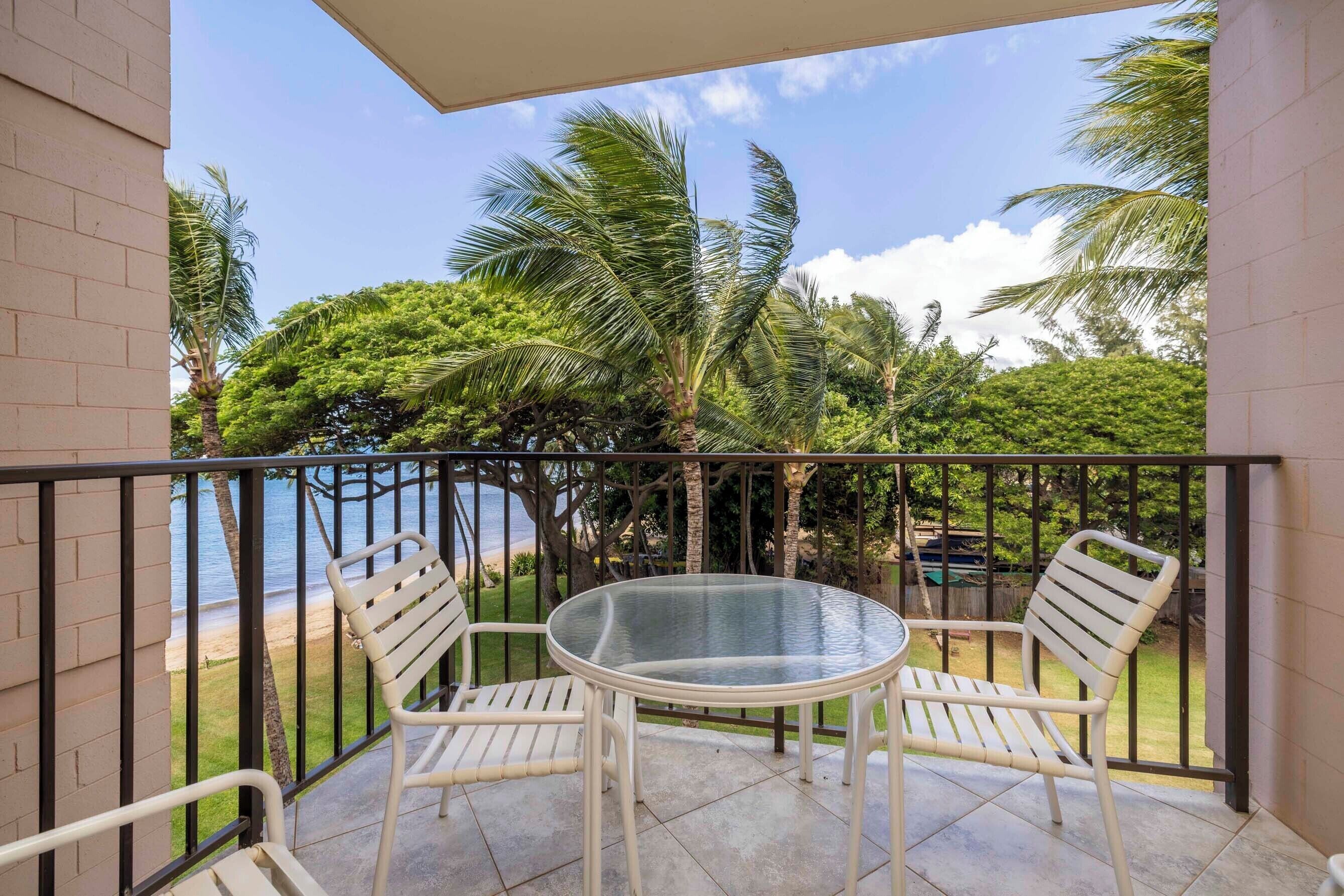 KR407- 1 Bedroom/ 1 Bath - Partial Ocean View Comfortable and Charming!