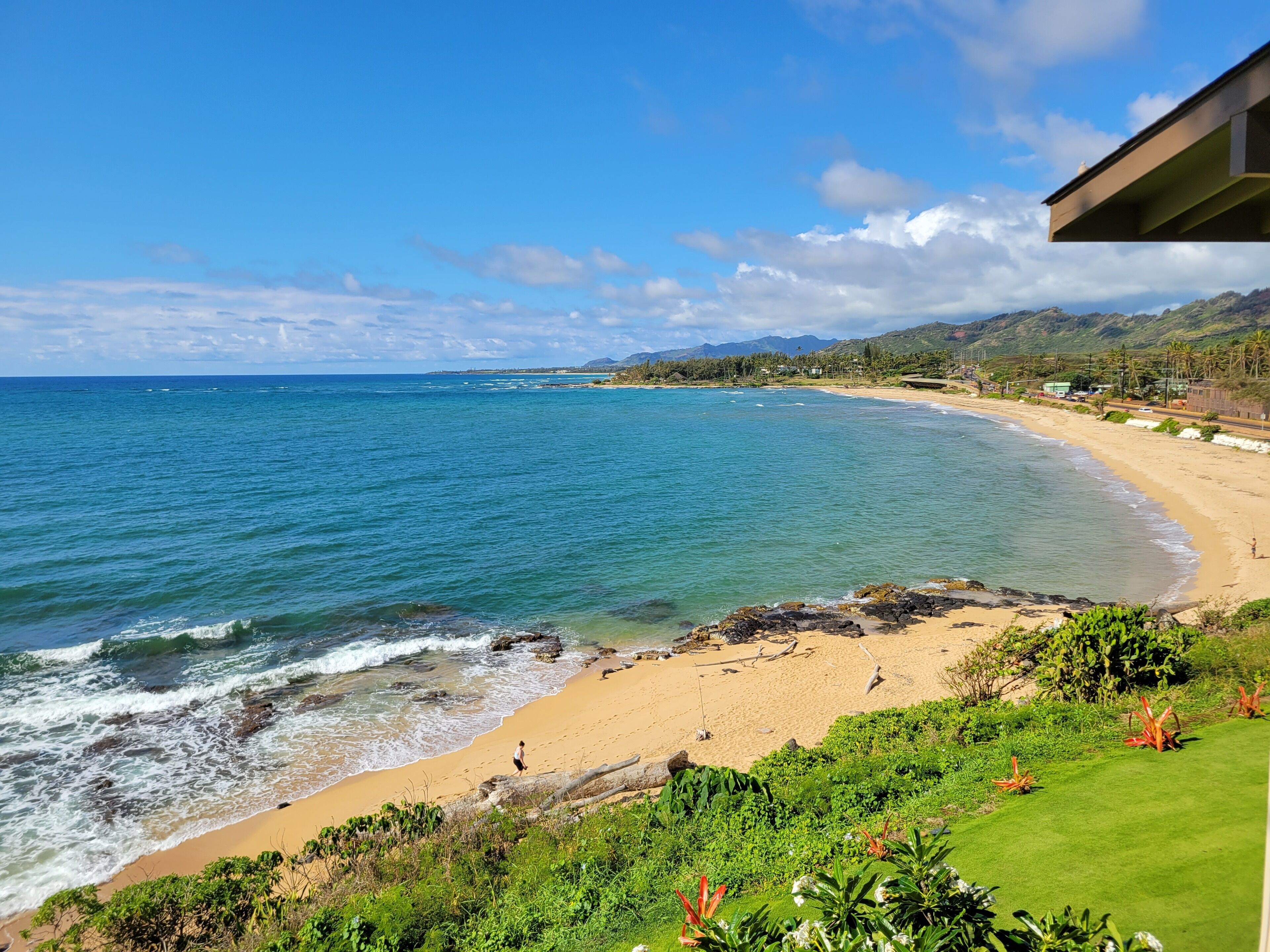 Oceanfront Top Floor Luxury Condo for 2 - Wailua Bay View 312