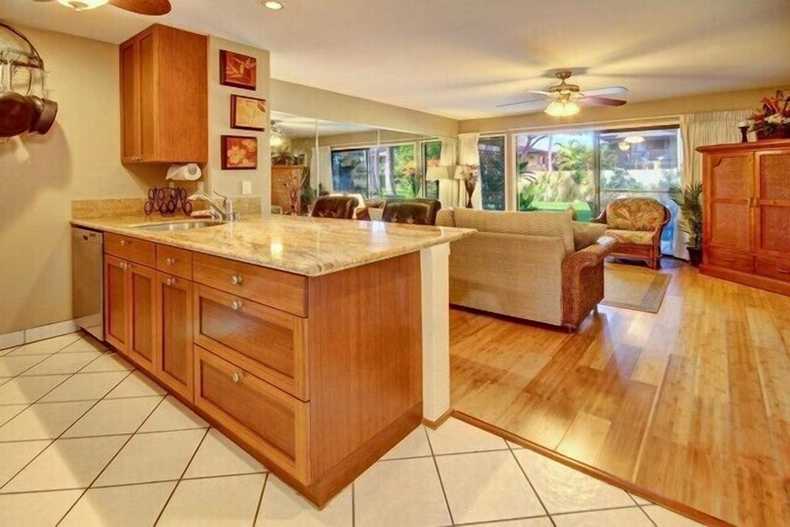 BEST LOCATION in Kihei! 1BD/1BA by the BEACH! A/C, Clean, Cozy, Wifi, Beach Gear