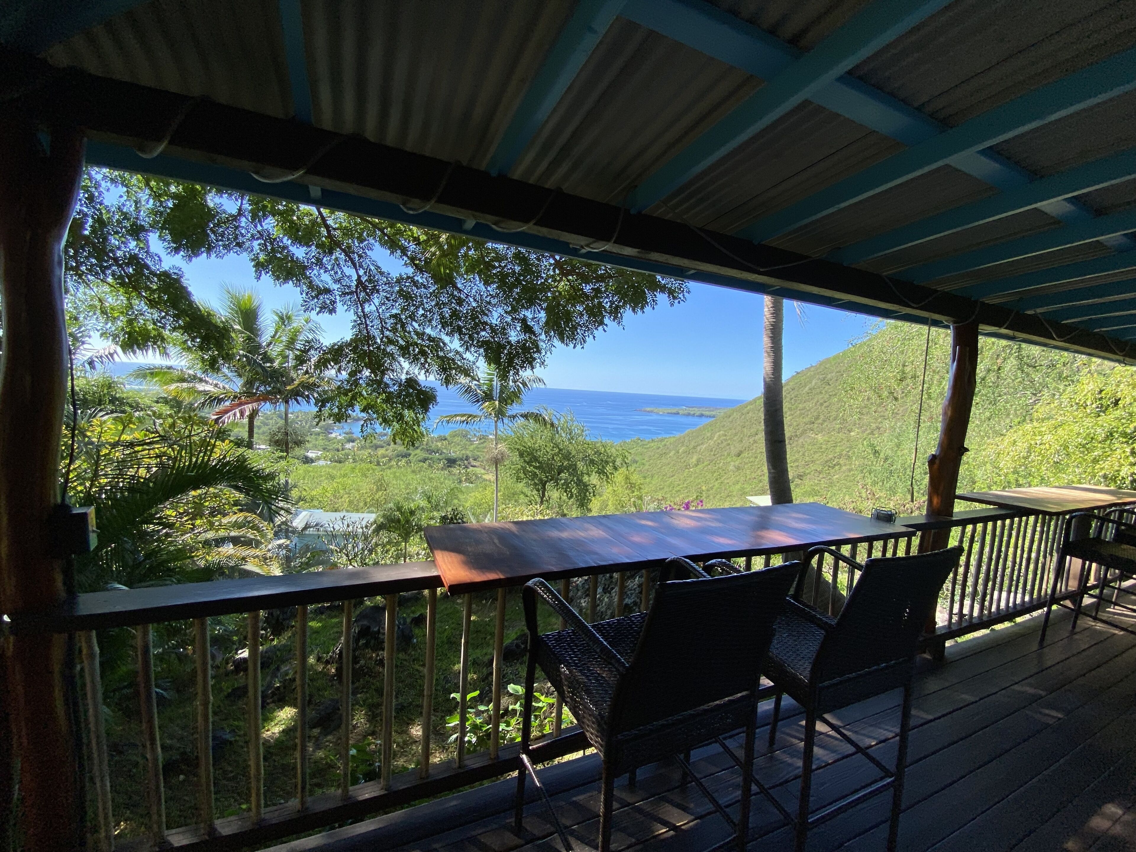 Cottage with Amazing View, Minutes to Dolphin Swimming, Very Private, Affordable