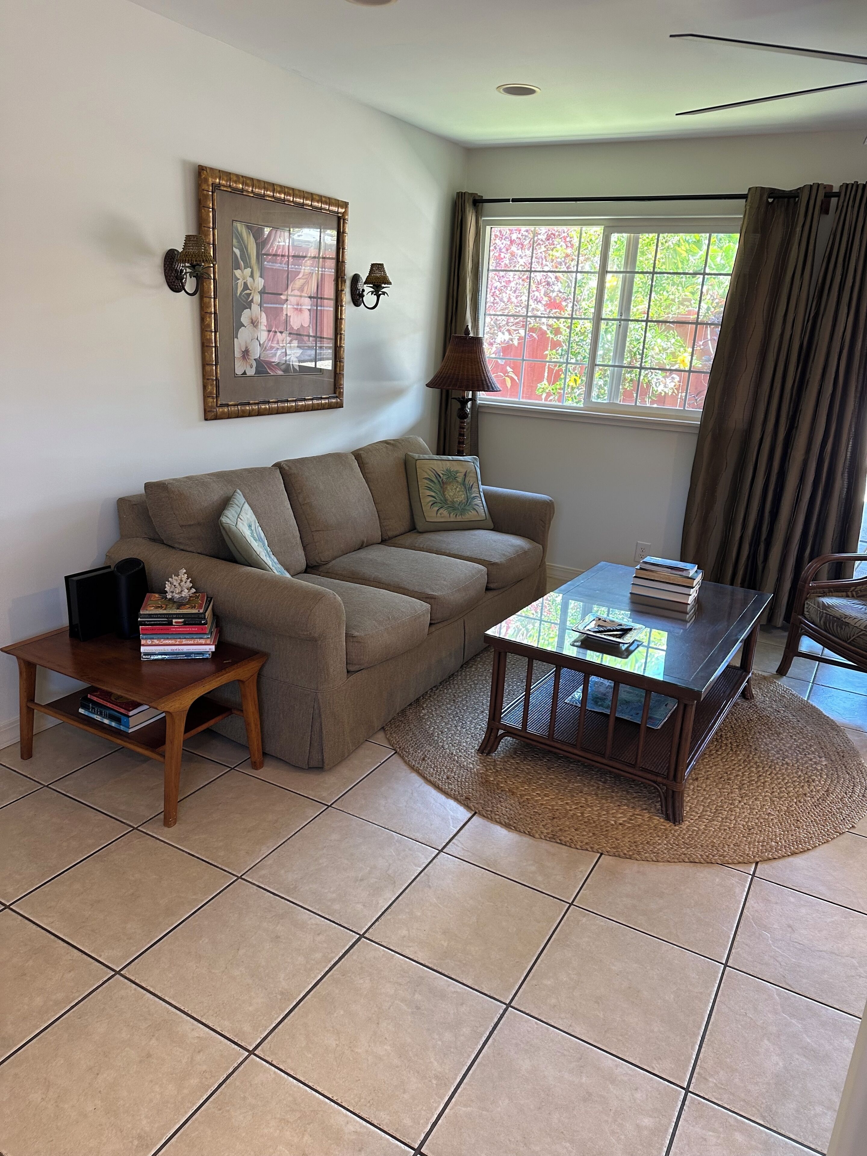 Charming. permitted cottage, short walk to Paia town & beach.nSTPH 2013/0004