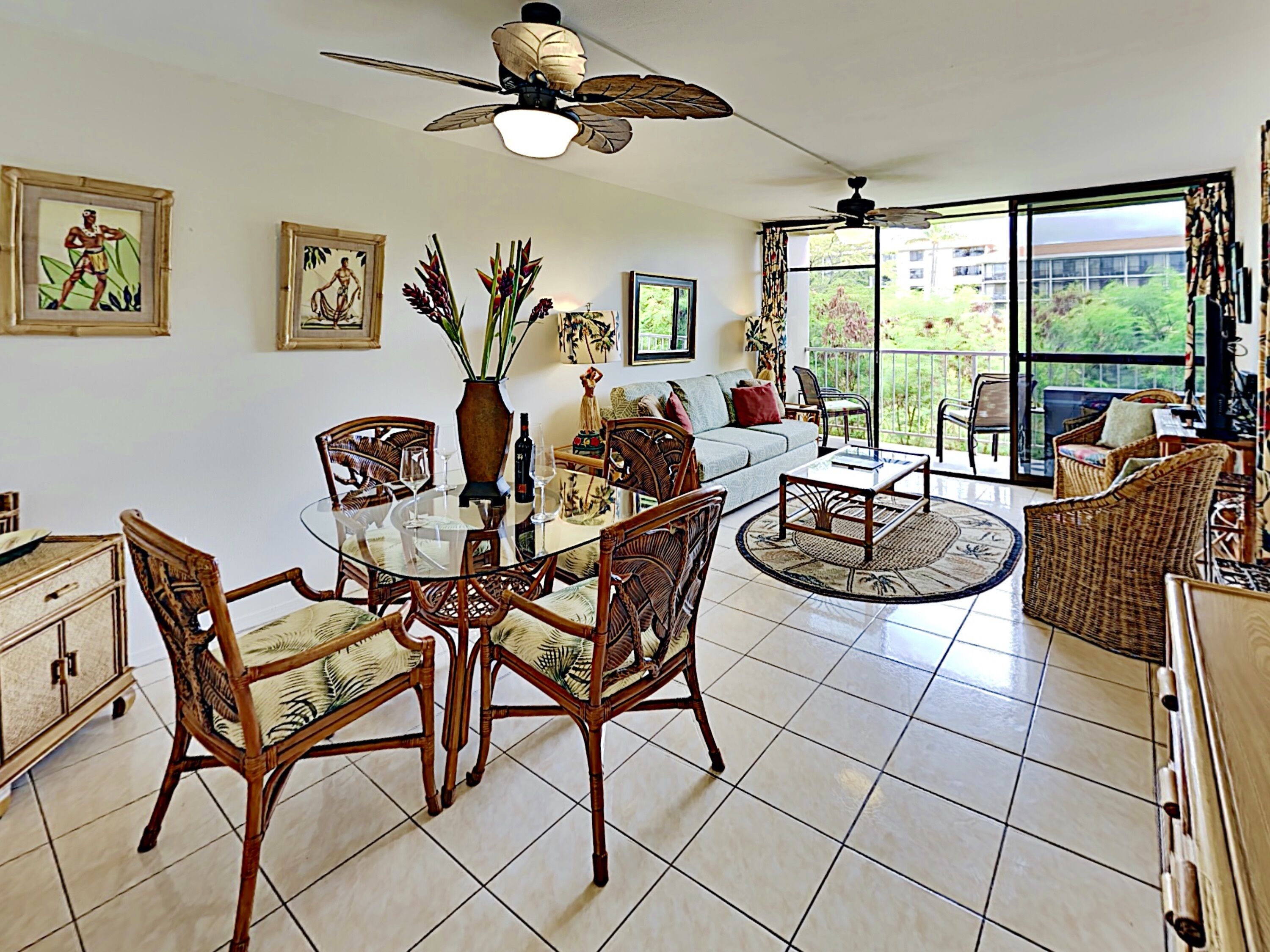 BEACH LOVERS' PARADISE*spacious & bright*2/2 condo