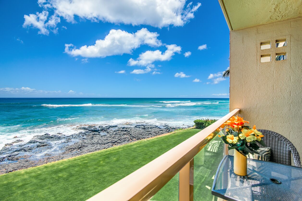 Kuhio Shores 217 Superior Air  Conditioned Condo at Kuhio Shores