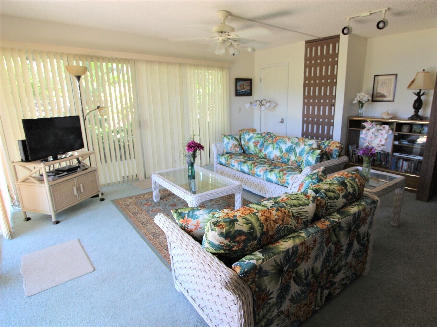 Tropical Garden 1 Bedroom Condo--Private, Quiet, and Romantic, Wi/Fi, A/C