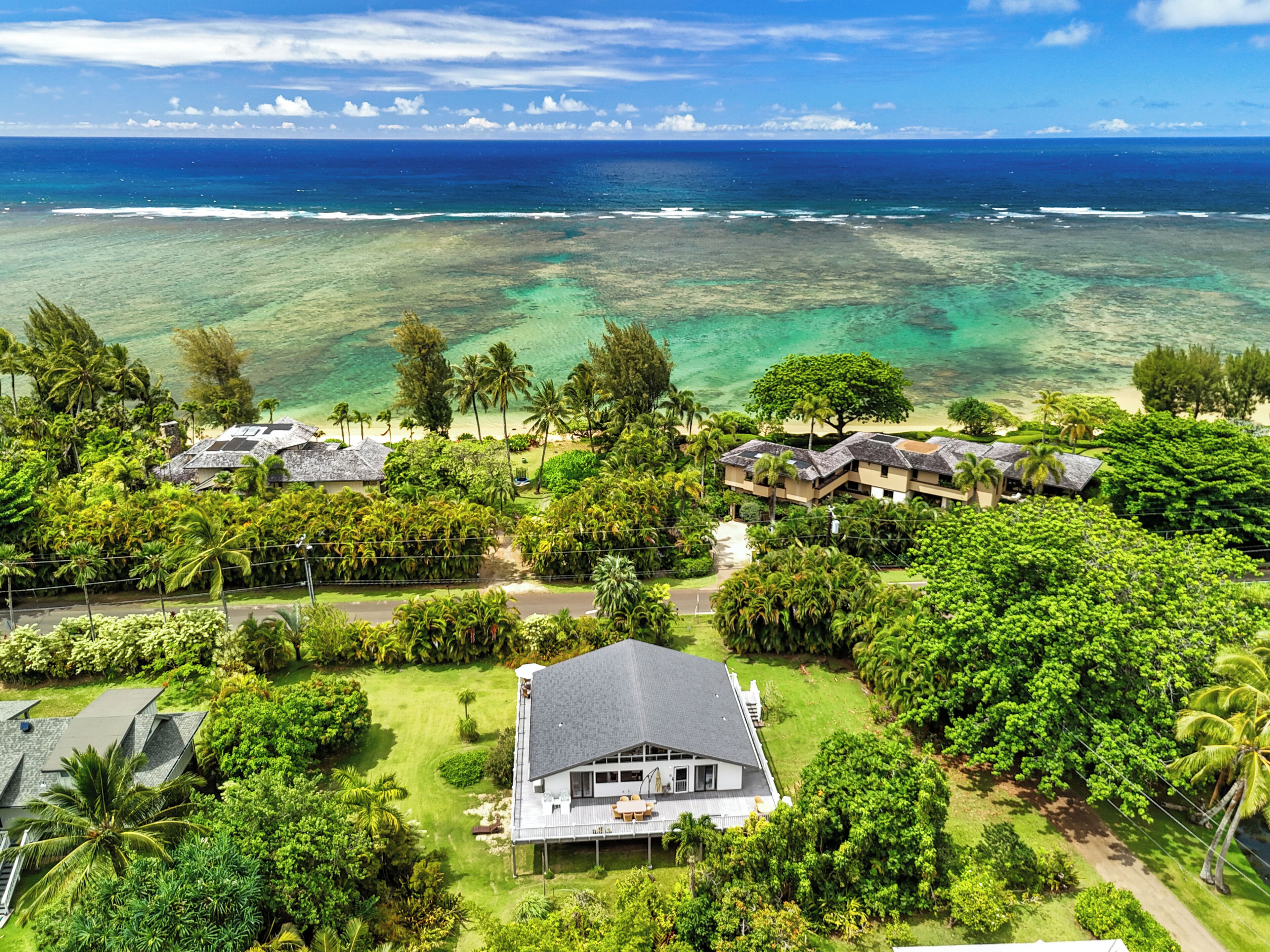 Kai Malie: Great House Across from Beautiful Anini Beach
