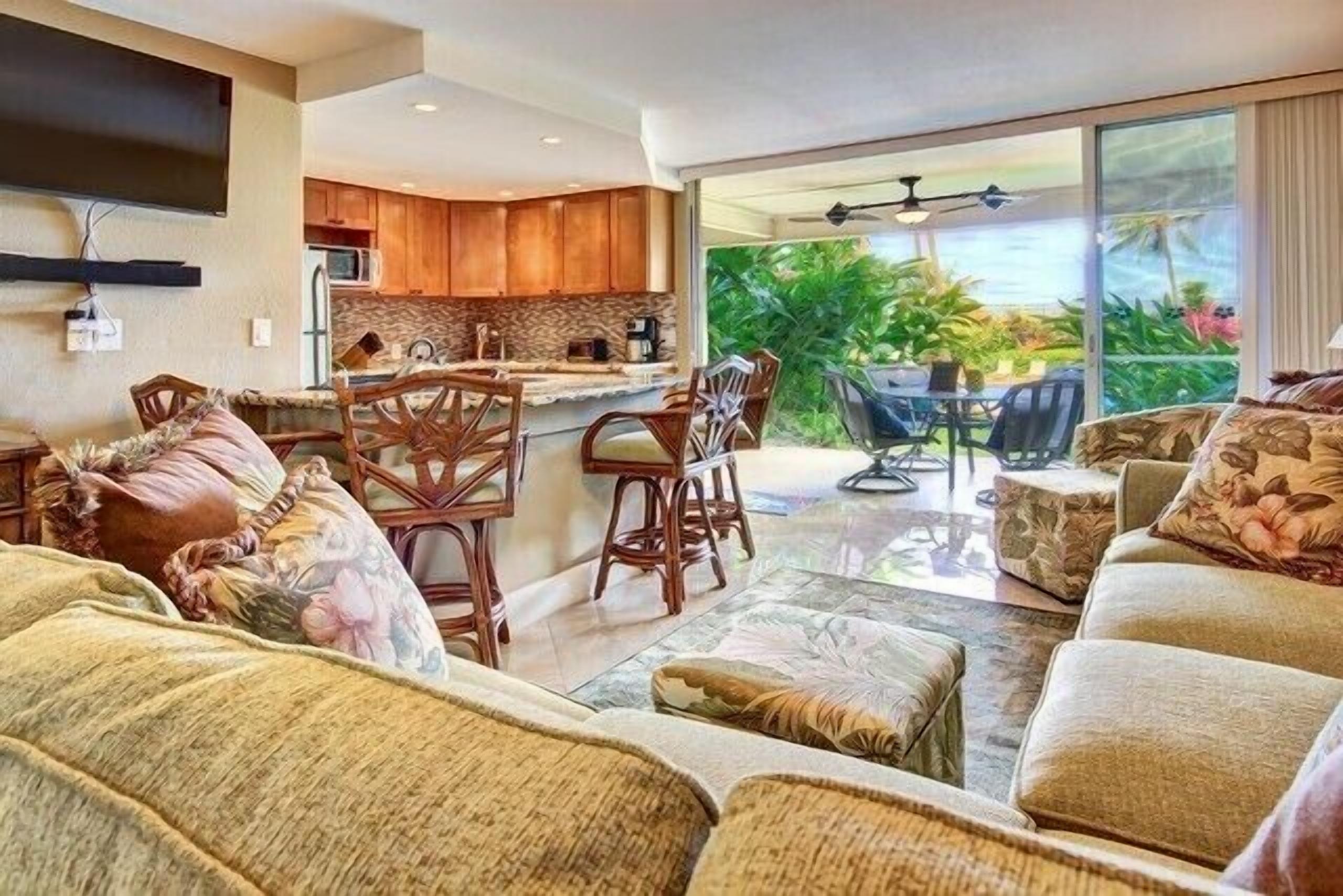 Now This Truly is Maui!! Oceanfront & Pool views from lanai