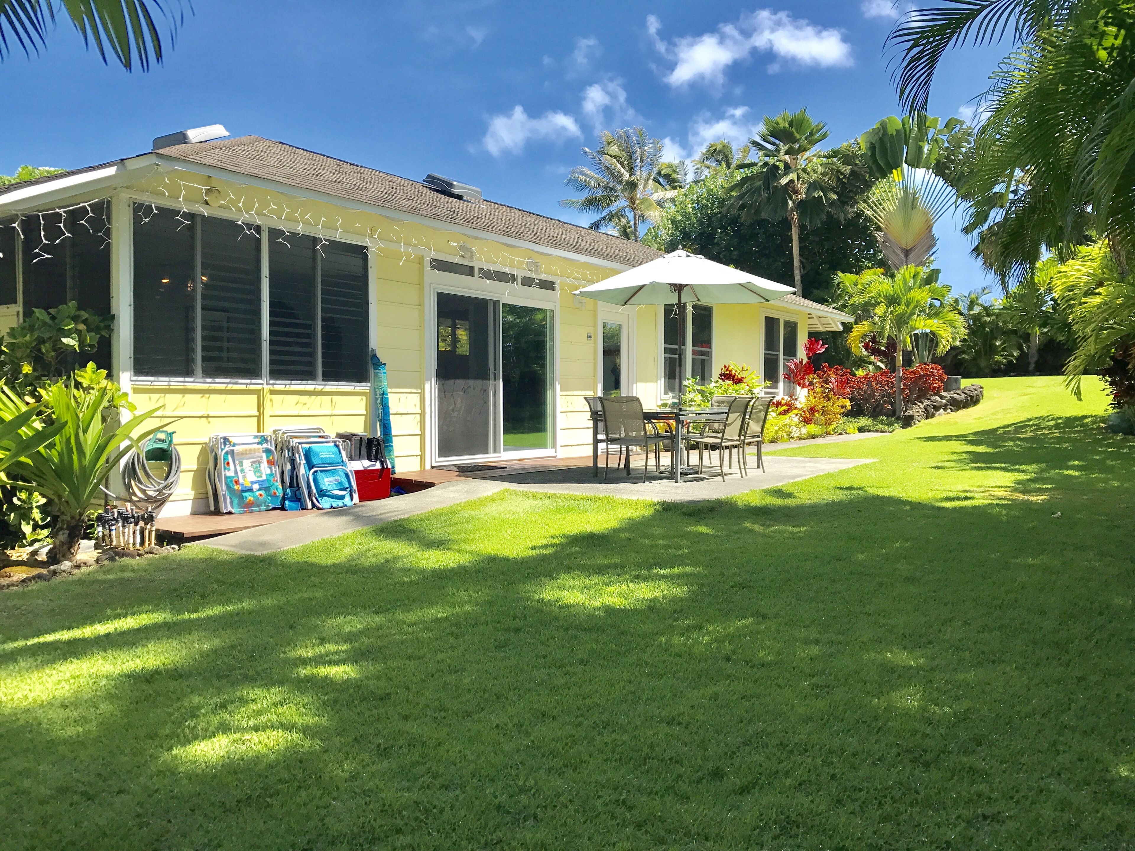 Happy House on Exquisite Kailua Beachside Property!