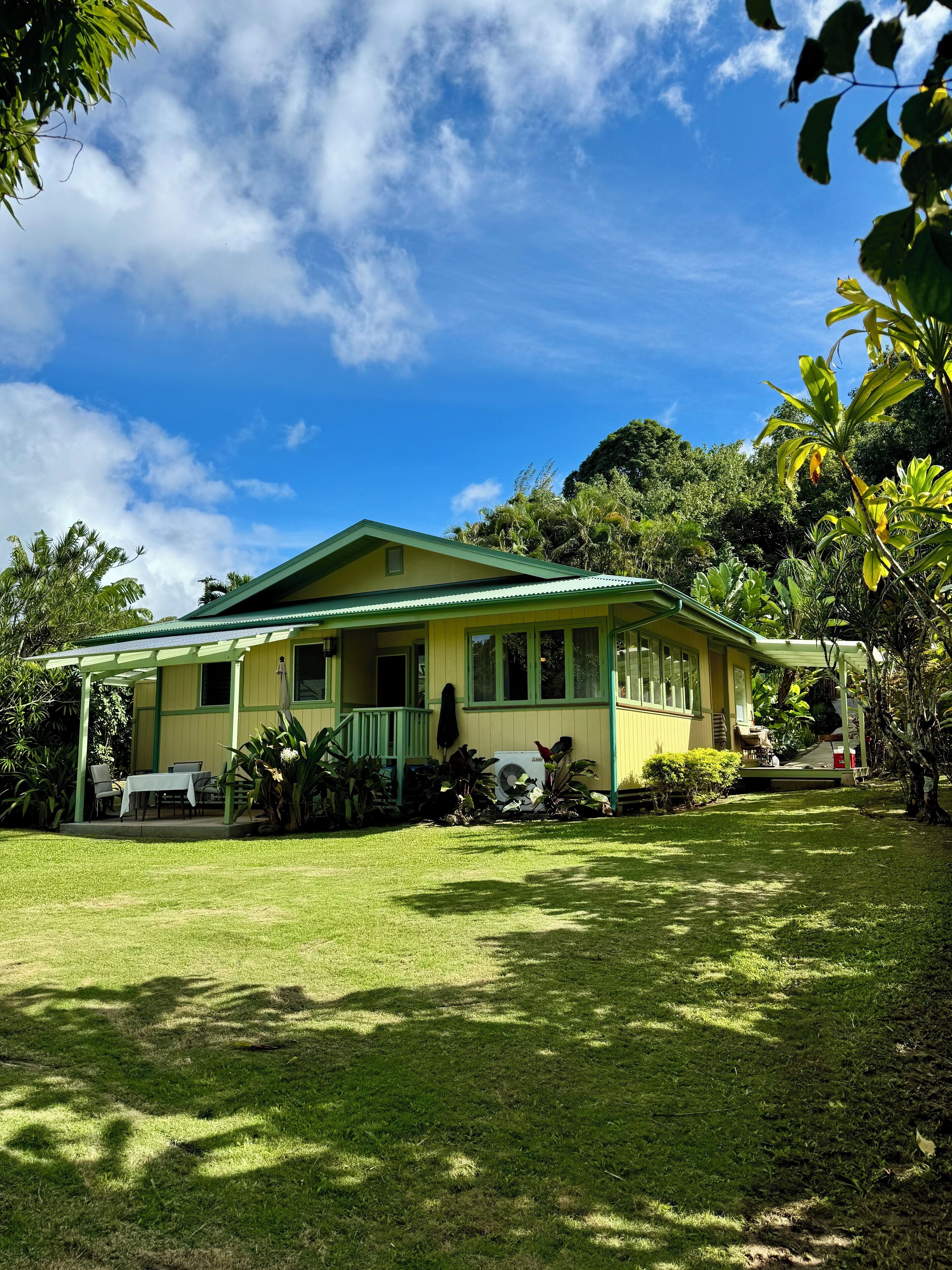 Magical Kauai Cottage on North Shore TV5131 NCU
