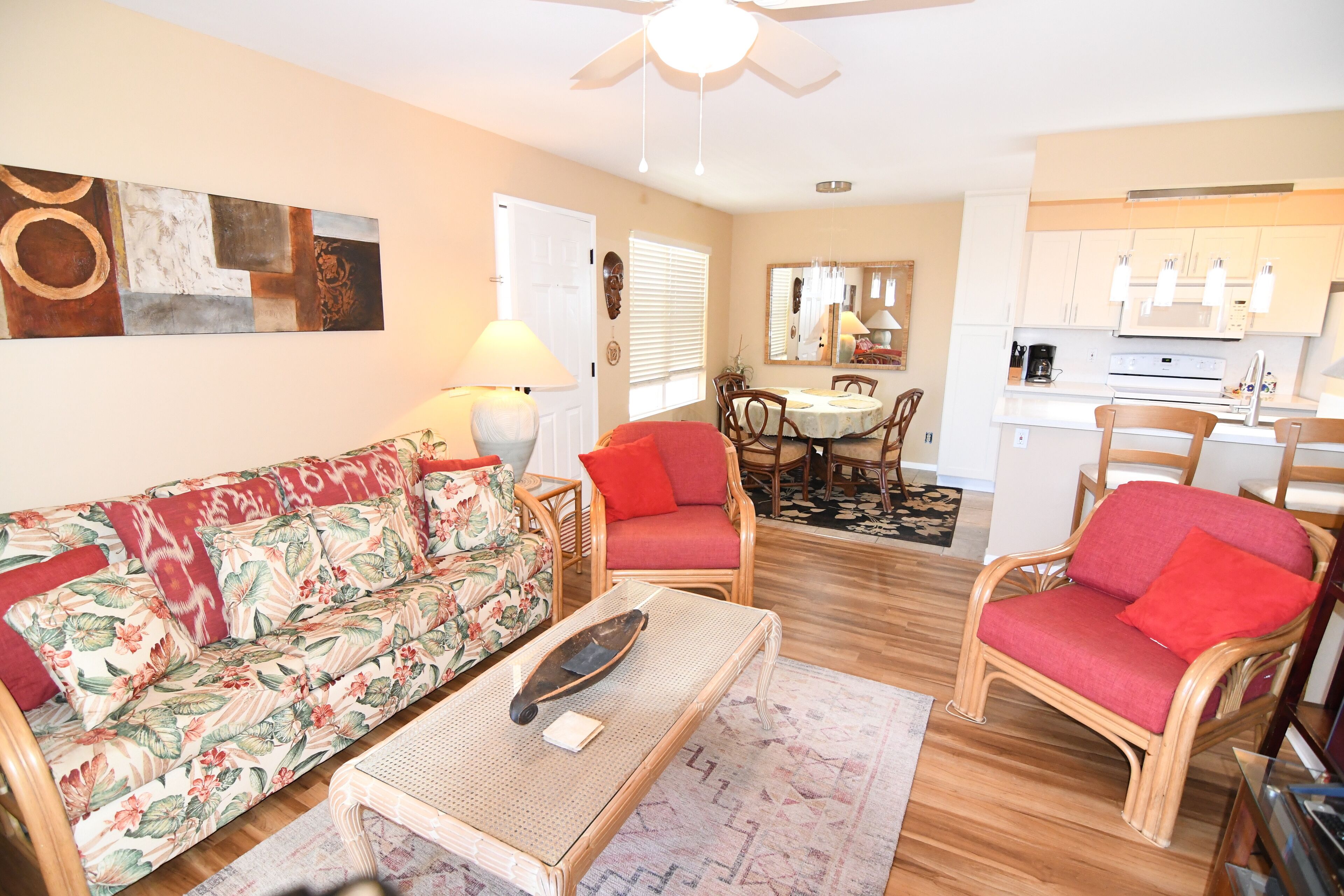 Summer SPECIAL 158 / night. QUIET! PRIVATE! POOL! GOLF! SHOPPING! RESTAURANTS!