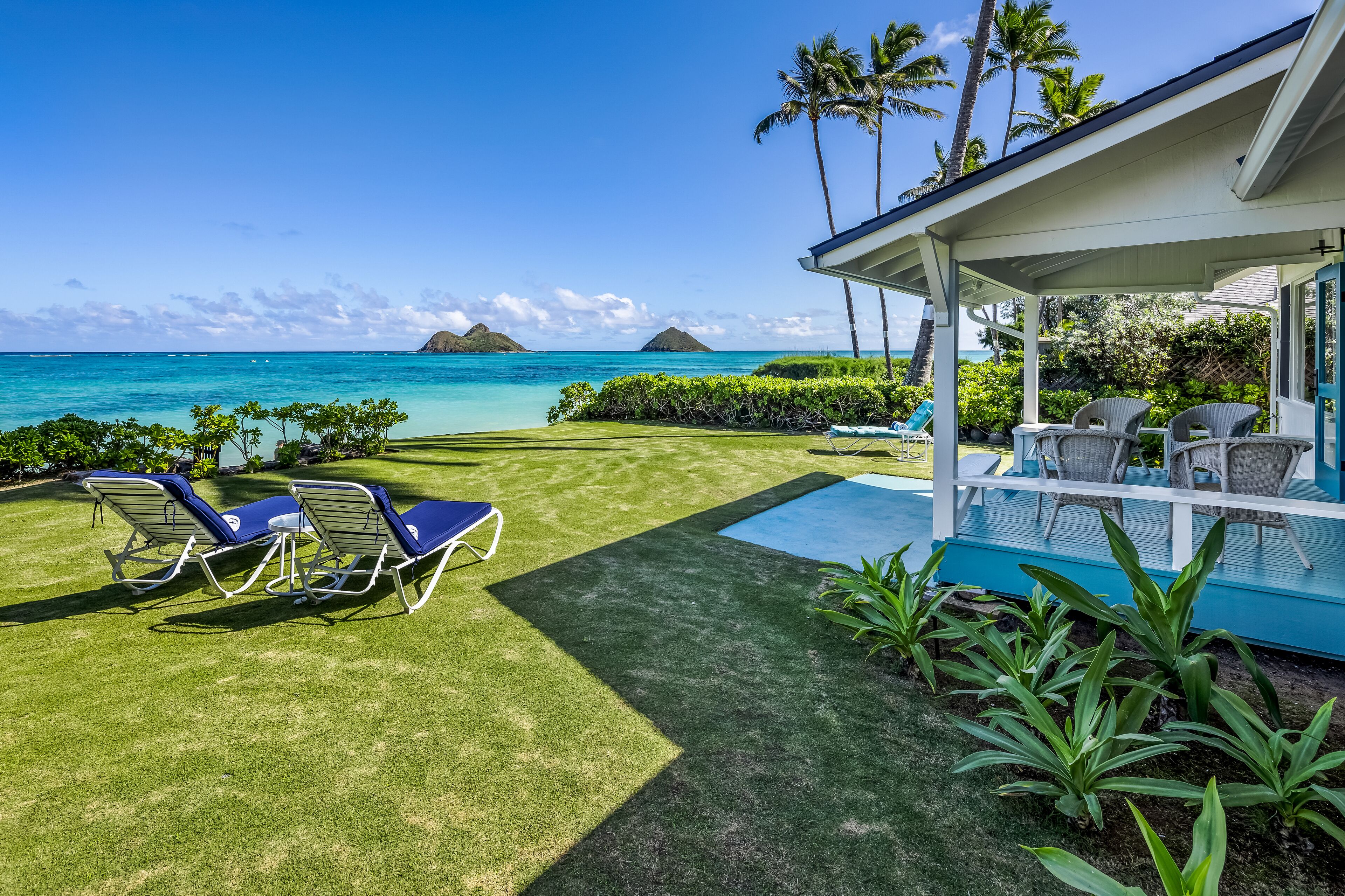 Hale Lanikai – Classic Hawaiian Style Beach House & Guest Cottage