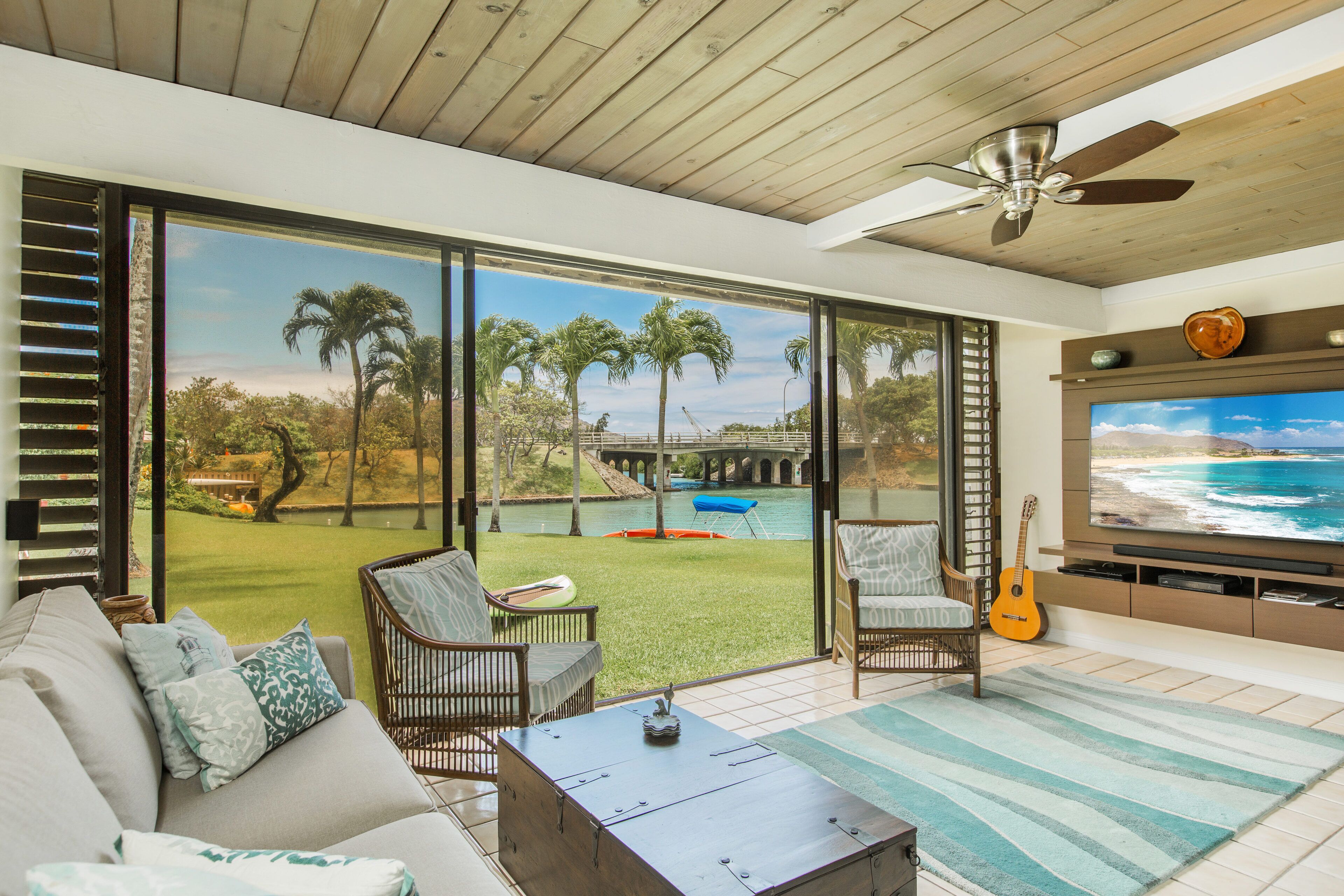 Waterfront home of peaceful joy: Villa Laule'a