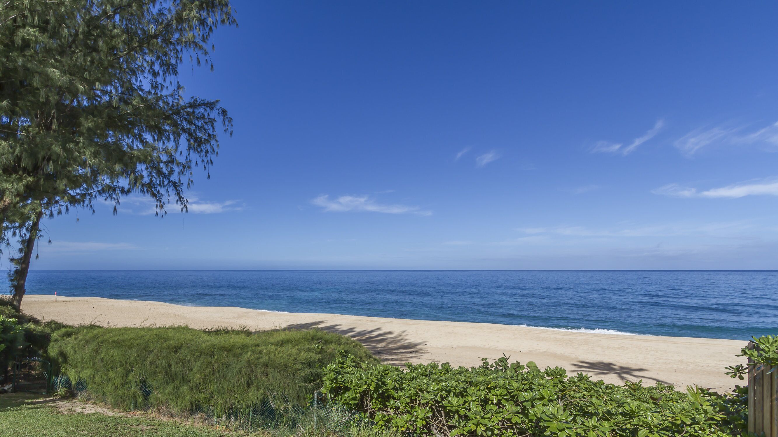 Beachfront Cottage at Log Cabins