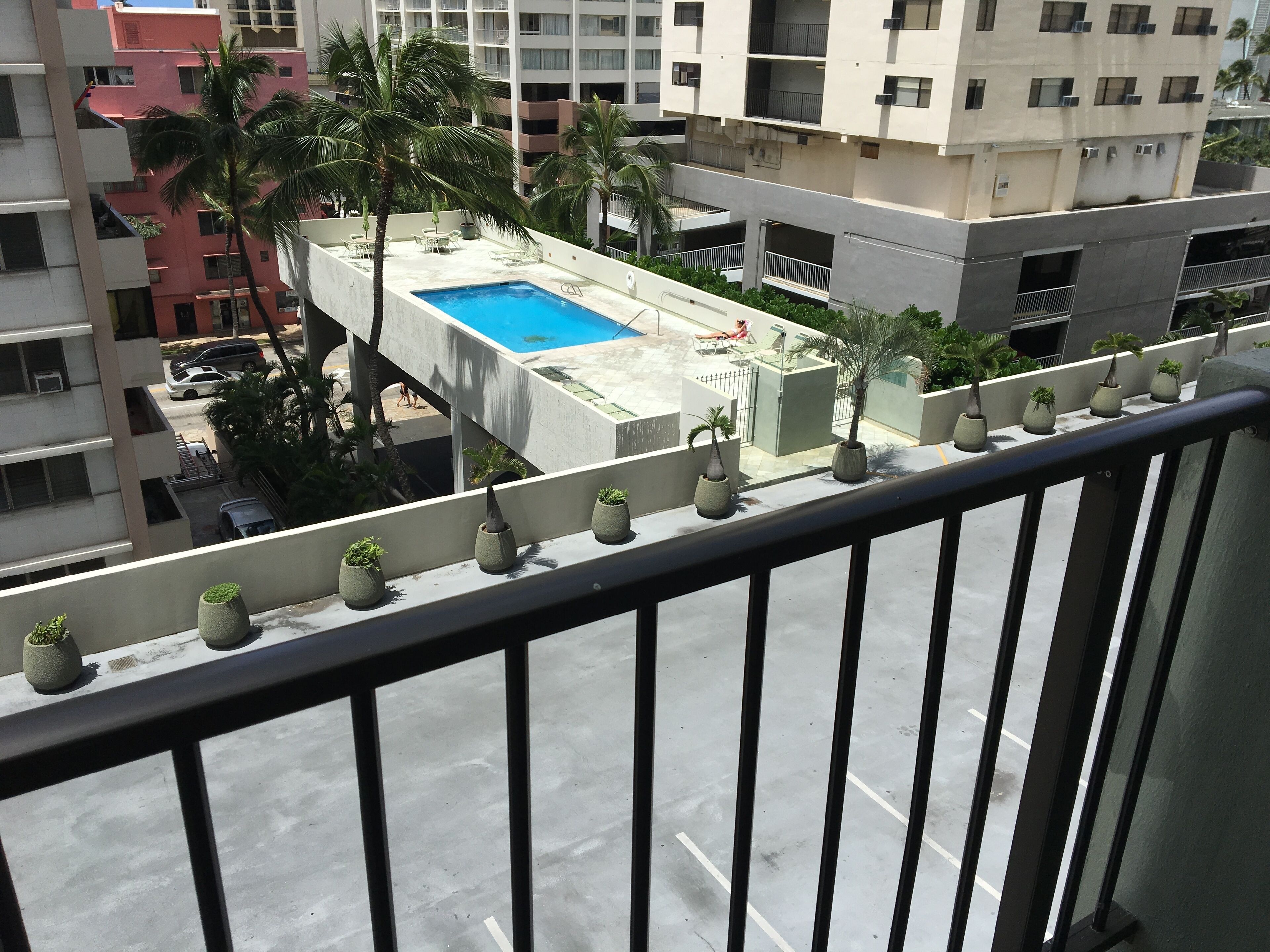 Waikiki Park Heights - 3 short blocks to Beach