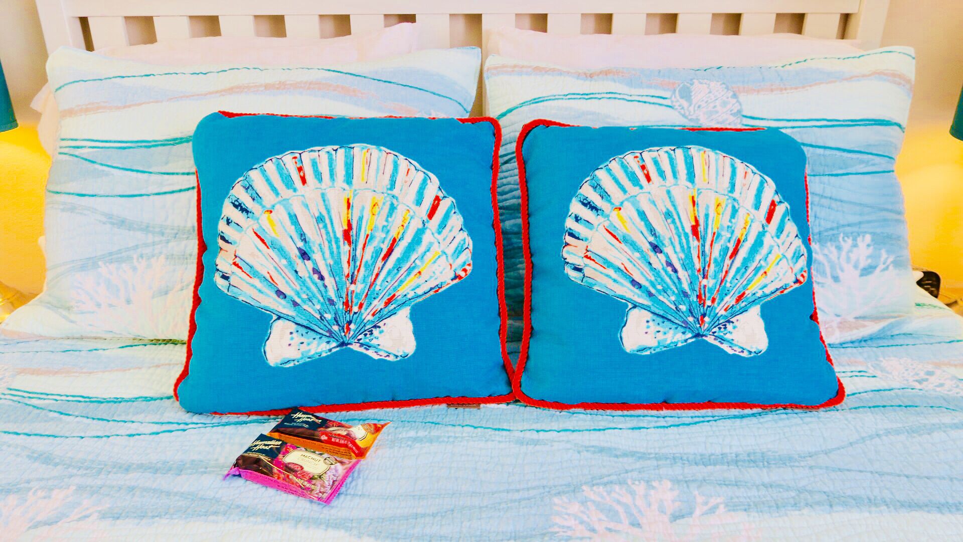 Aloha Suite Near the Sea III - 2 Block Walk to Beach!