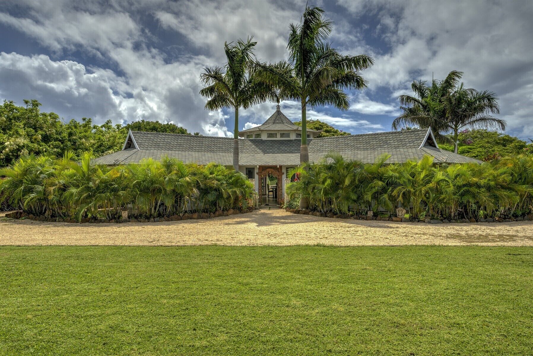Poipu Beach Estates: Walk to Beach/Shops, Sleeps 8-16, AC, Pool, Fitness Club!