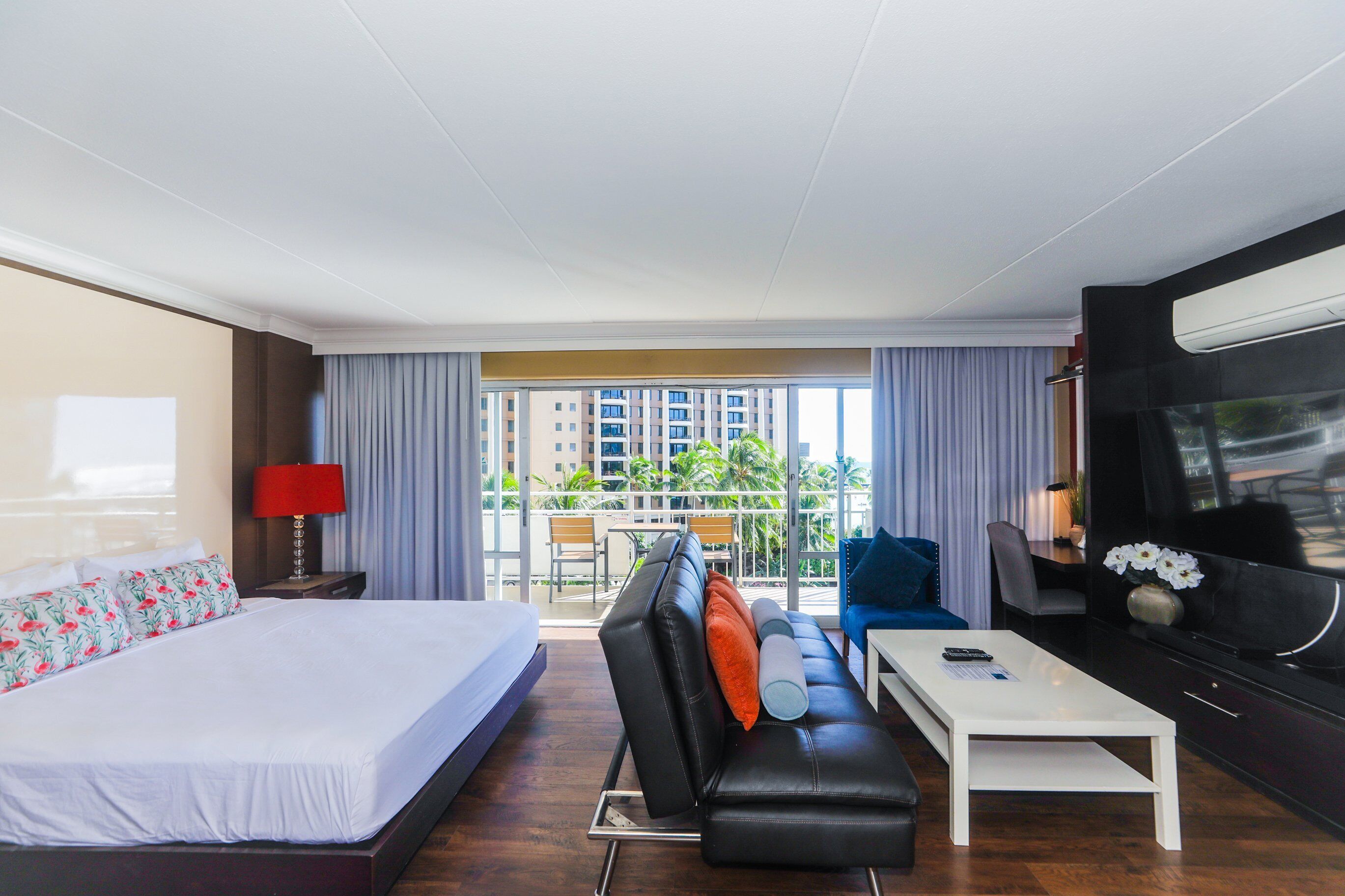 Modern, Ocean View In a Great Location In Waikiki!