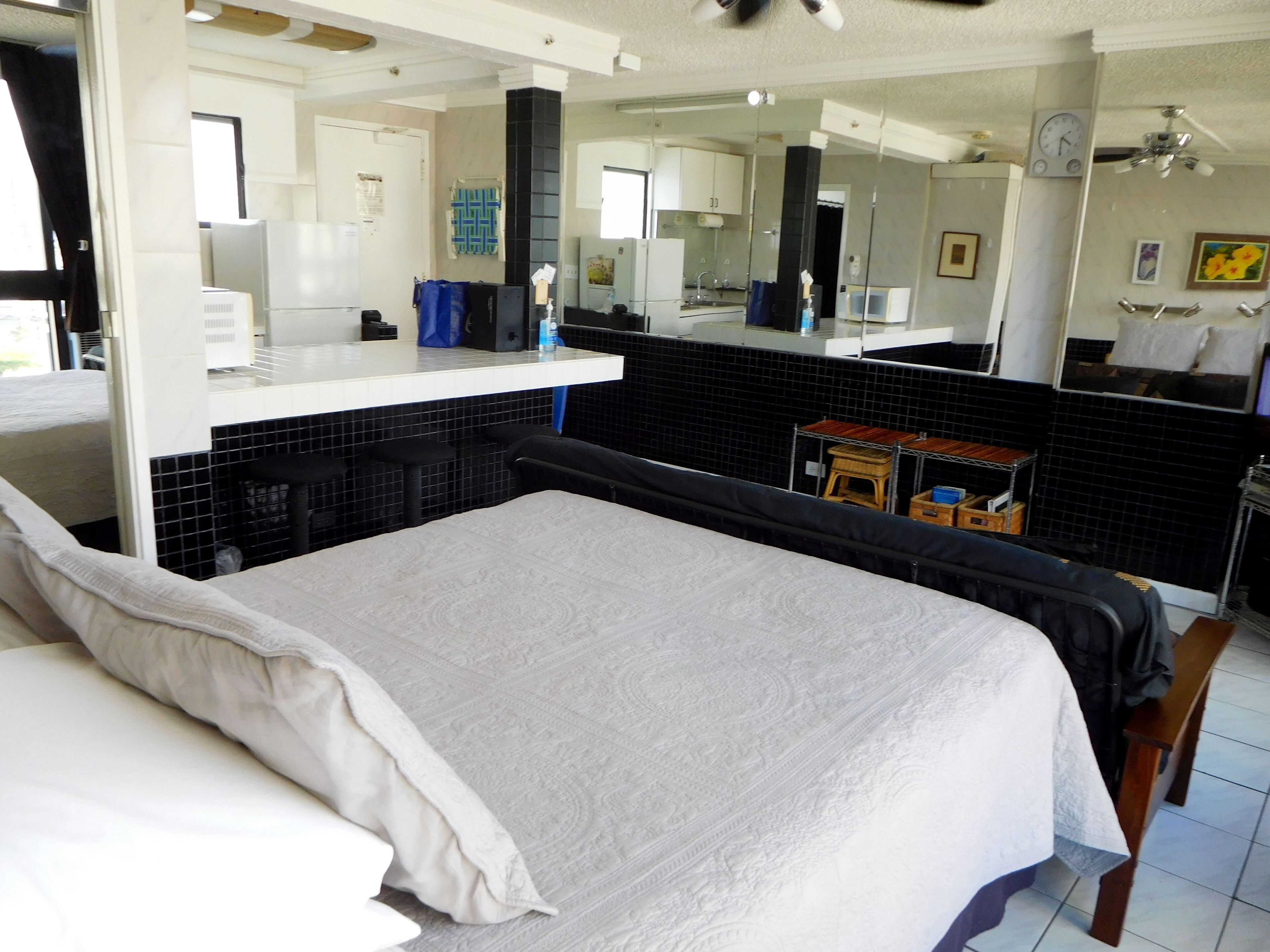 Best of all Worlds: Beach Block; Ocean, Park, & City at hand; Kitchen; WIFI