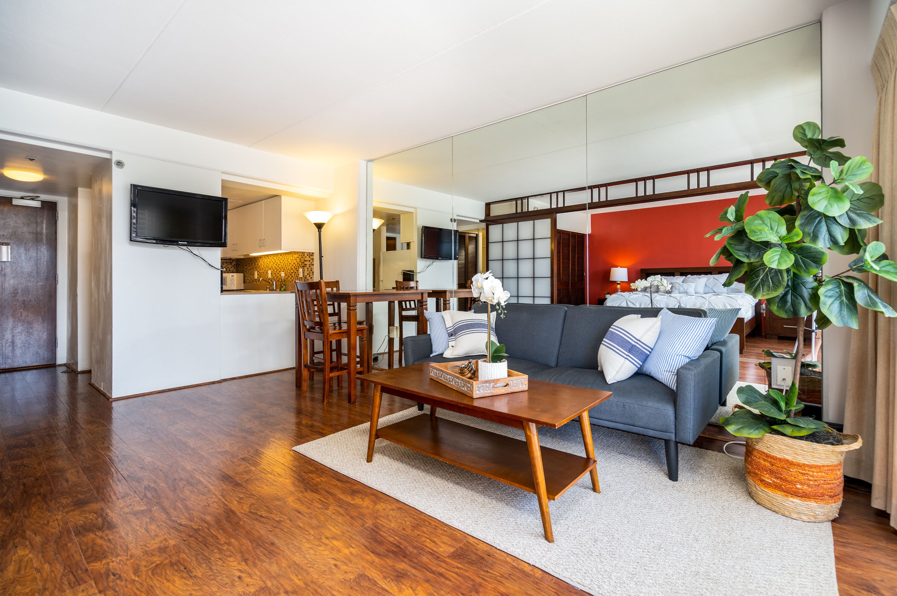 Huge Studio Unit with Lagoon View! #934